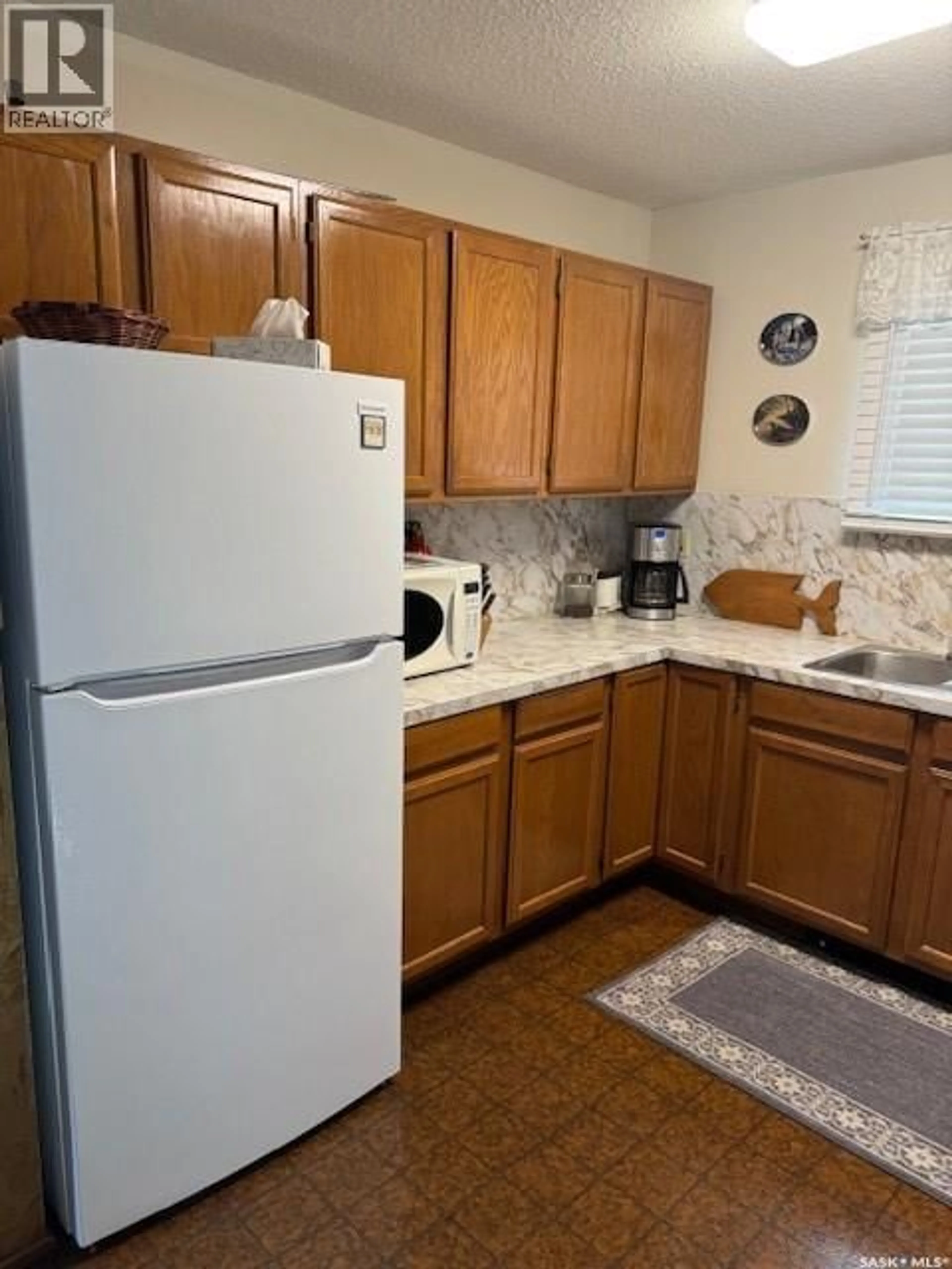 Standard kitchen, unknown for 2108 SPRUCE CRESCENT, Turtle View Saskatchewan S0M0Y0