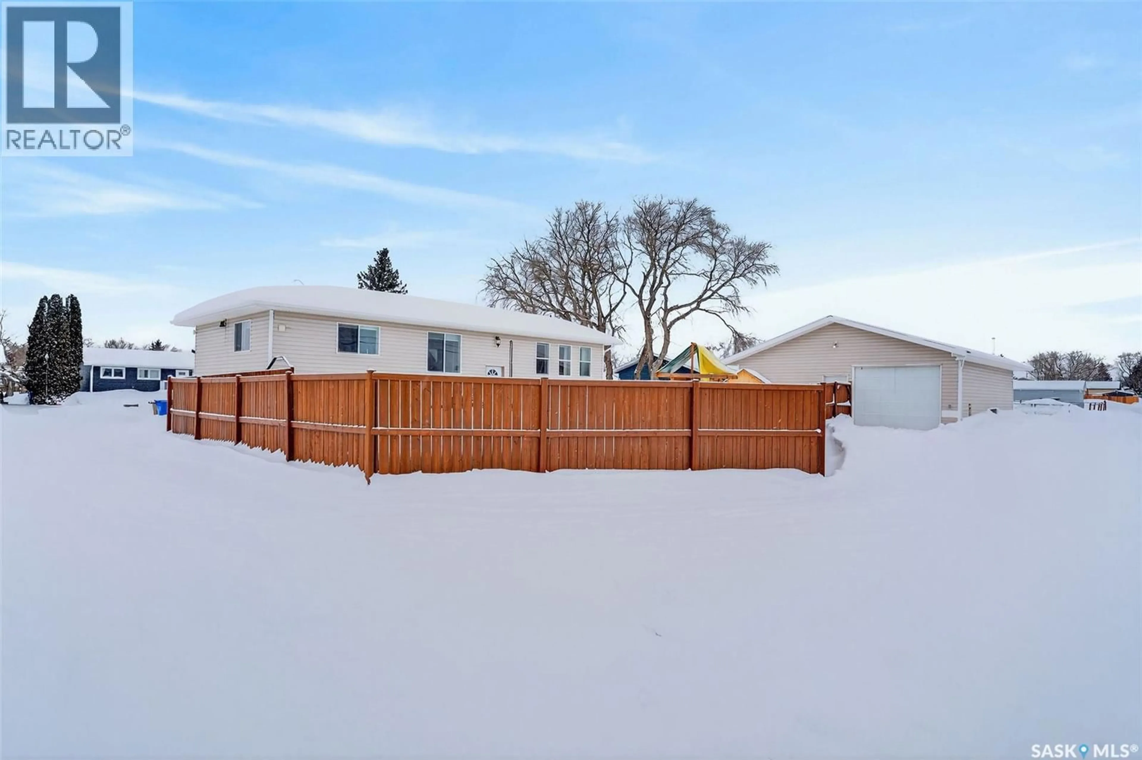 A pic from outside/outdoor area/front of a property/back of a property/a pic from drone, street for 225 OSBORNE STREET, Melfort Saskatchewan S0E1A0