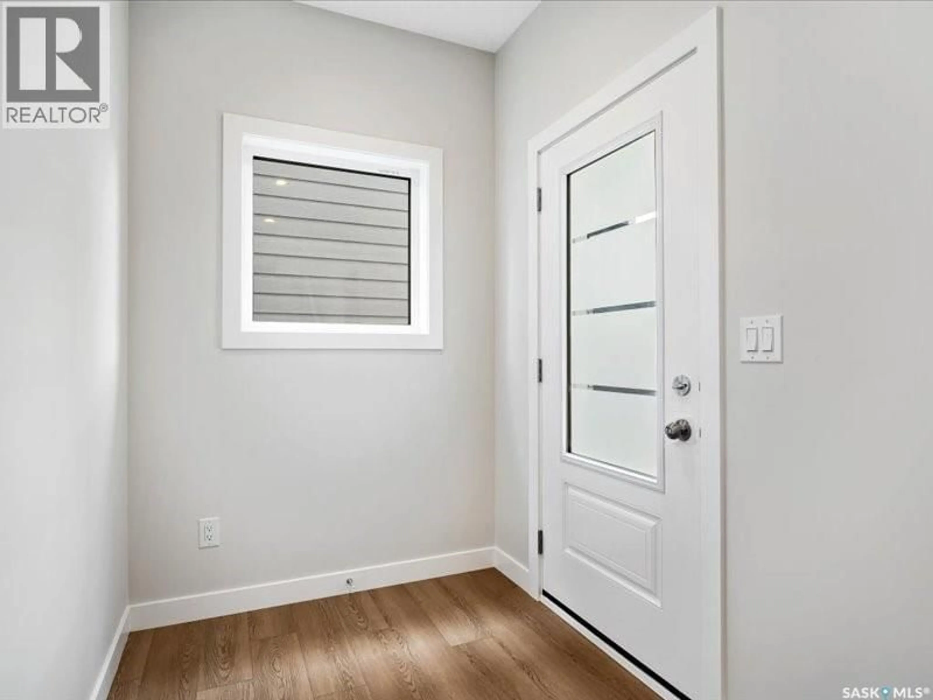 Indoor entryway for 107 KATZ AVENUE, Saskatoon Saskatchewan S7V1S9