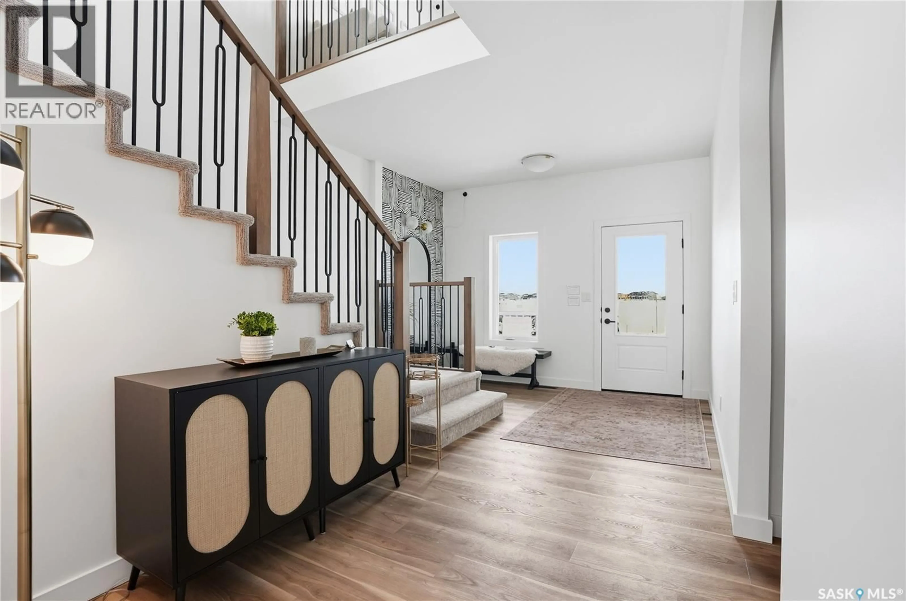 Indoor entryway for 318 TAUBE GREEN, Saskatoon Saskatchewan S7V1M4