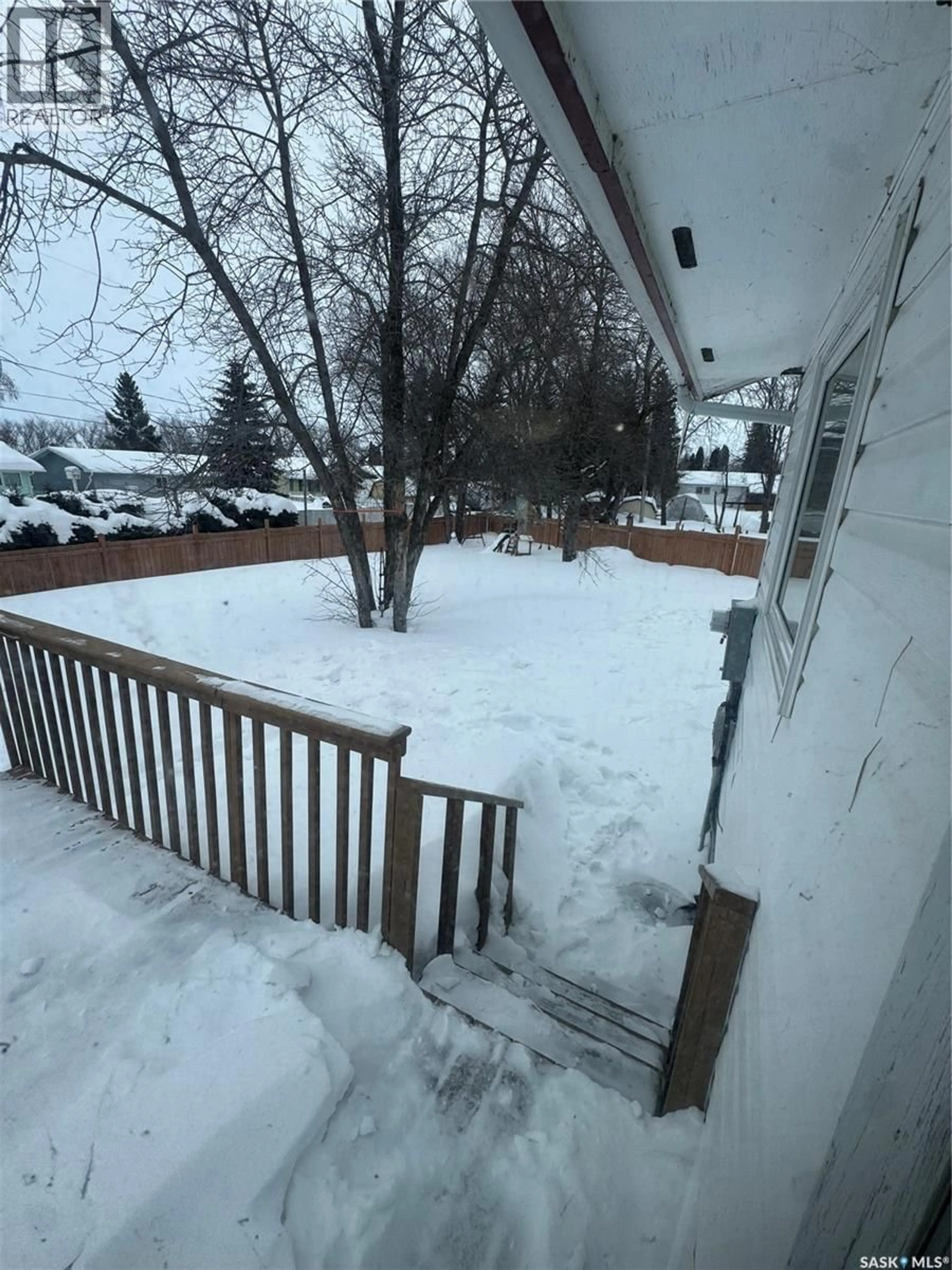 Patio, street for 403 4TH AVENUE, Naicam Saskatchewan S0K2Z0