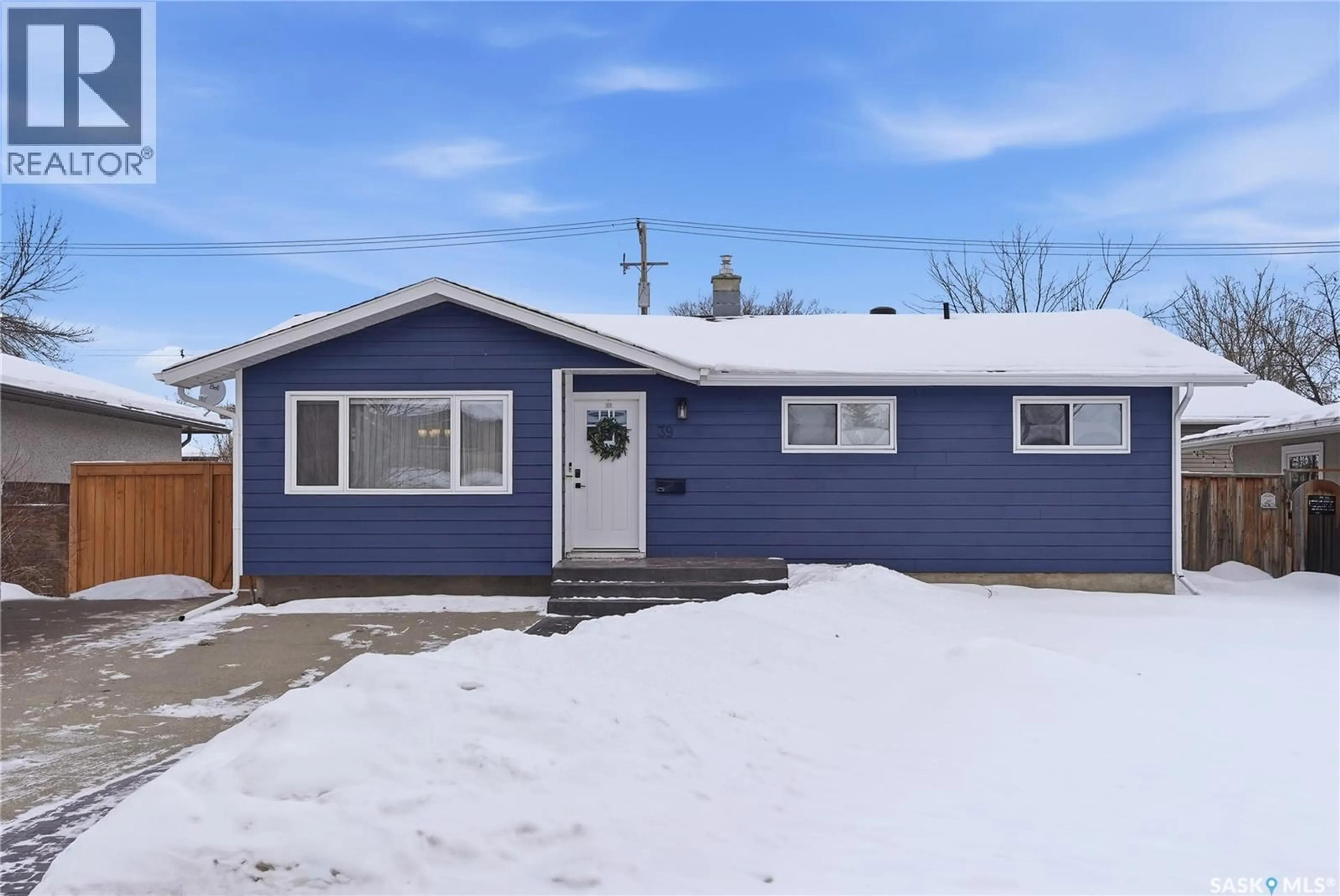 Home with vinyl exterior material, street for 39 CANTLON CRESCENT, Saskatoon Saskatchewan S7J2T2
