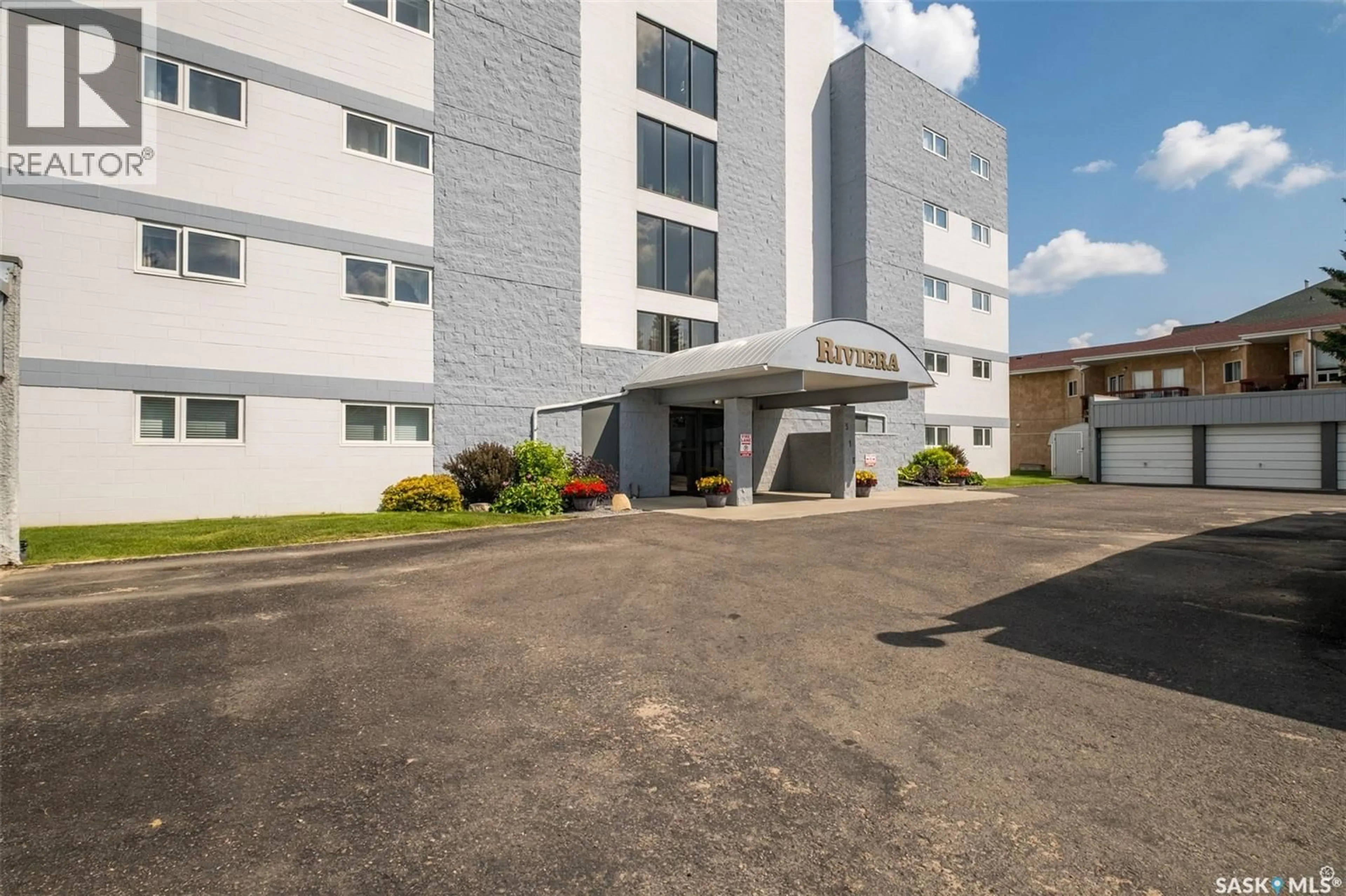 Patio, building for 4A - 516 RIVER STREET, Prince Albert Saskatchewan S6V0A6