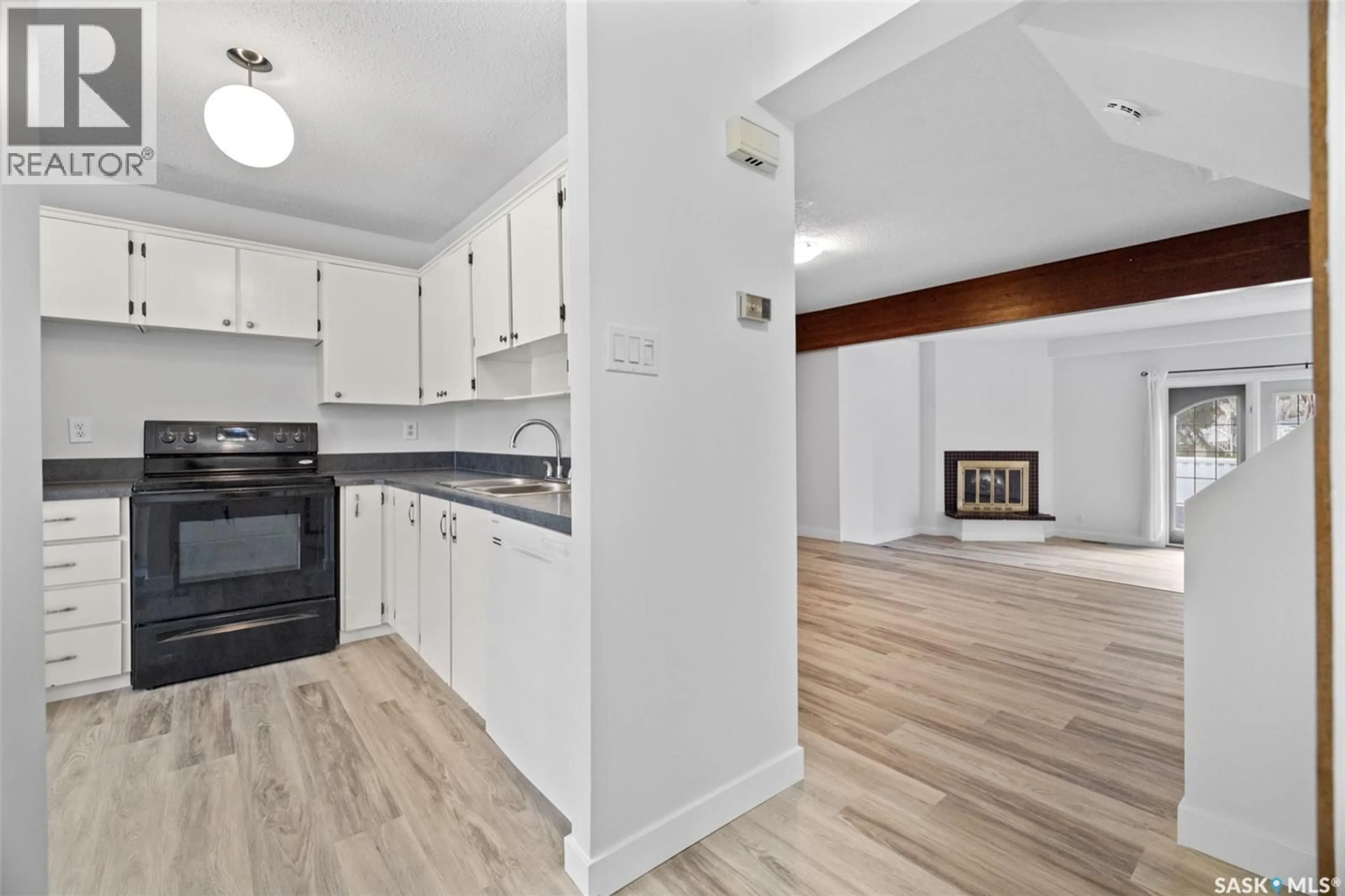 Open concept kitchen, unknown for 3927 GORDON ROAD, Regina Saskatchewan S4S6G6