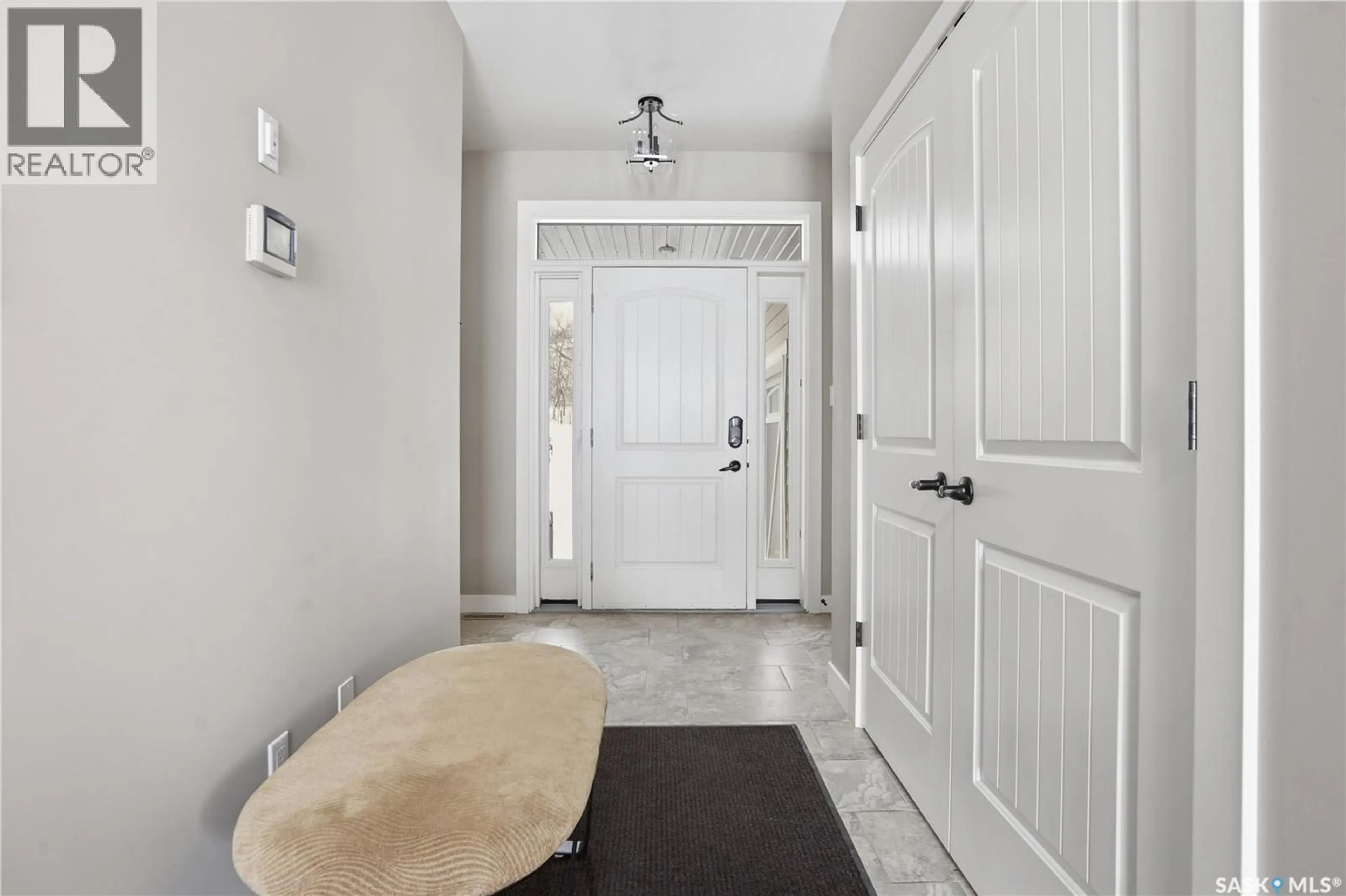 Indoor entryway for 218 KATEPWA DRIVE, Katepwa Beach Saskatchewan S0G2Y0