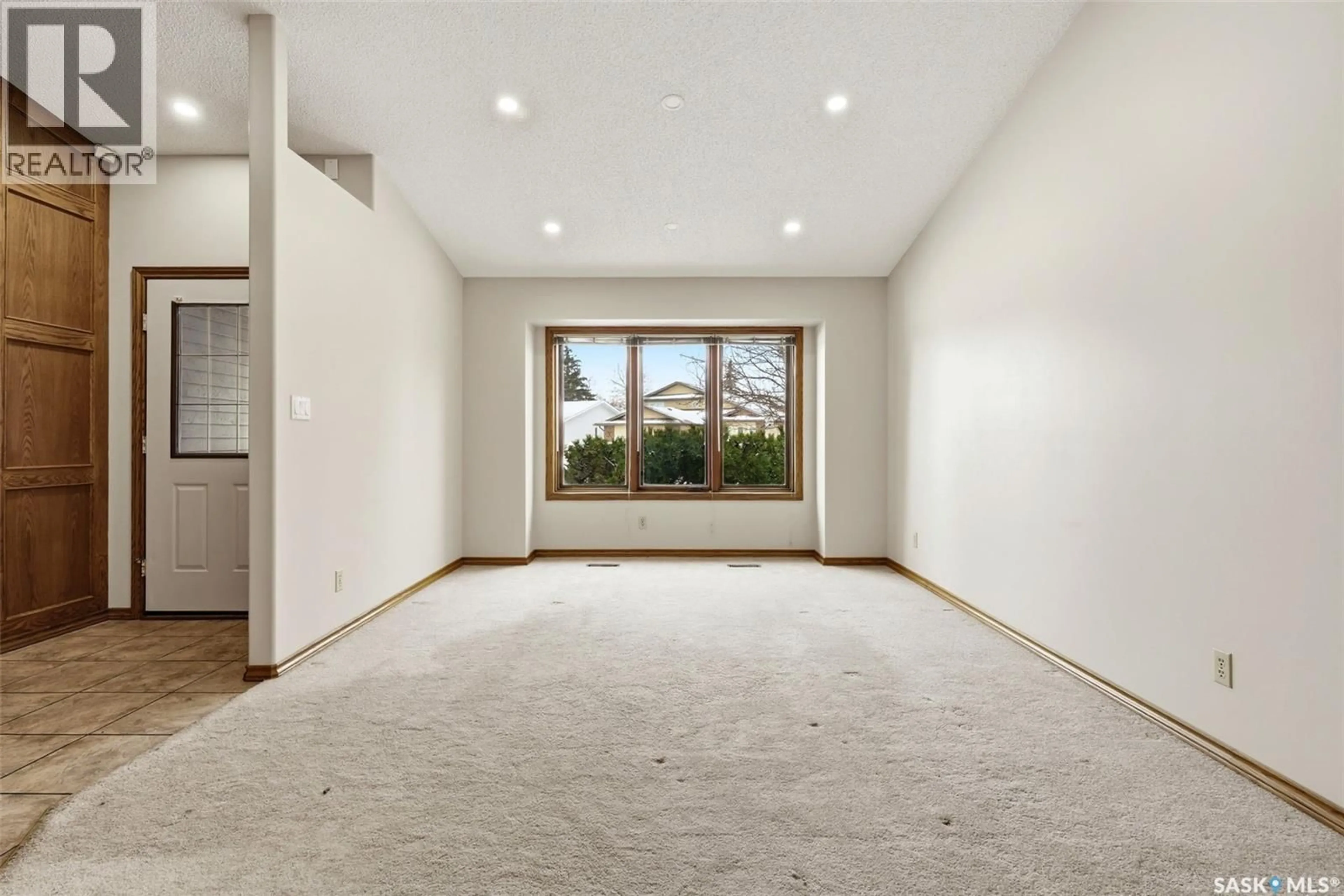 A pic of a room for 3234 WASCANA GLEN, Regina Saskatchewan S4V2L6