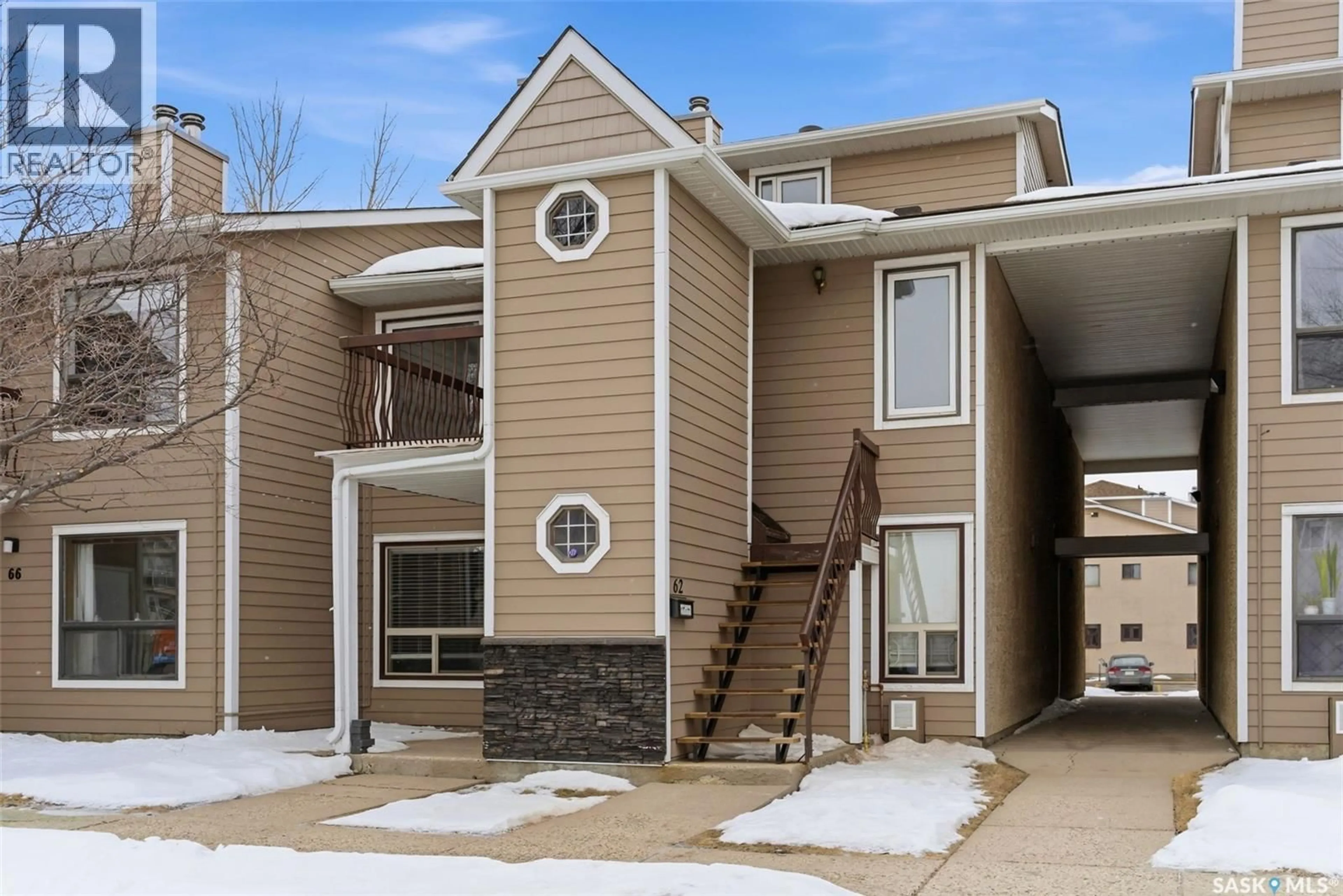 Home with vinyl exterior material, unknown for 62 CEDAR MEADOW DRIVE, Regina Saskatchewan S4X3J6