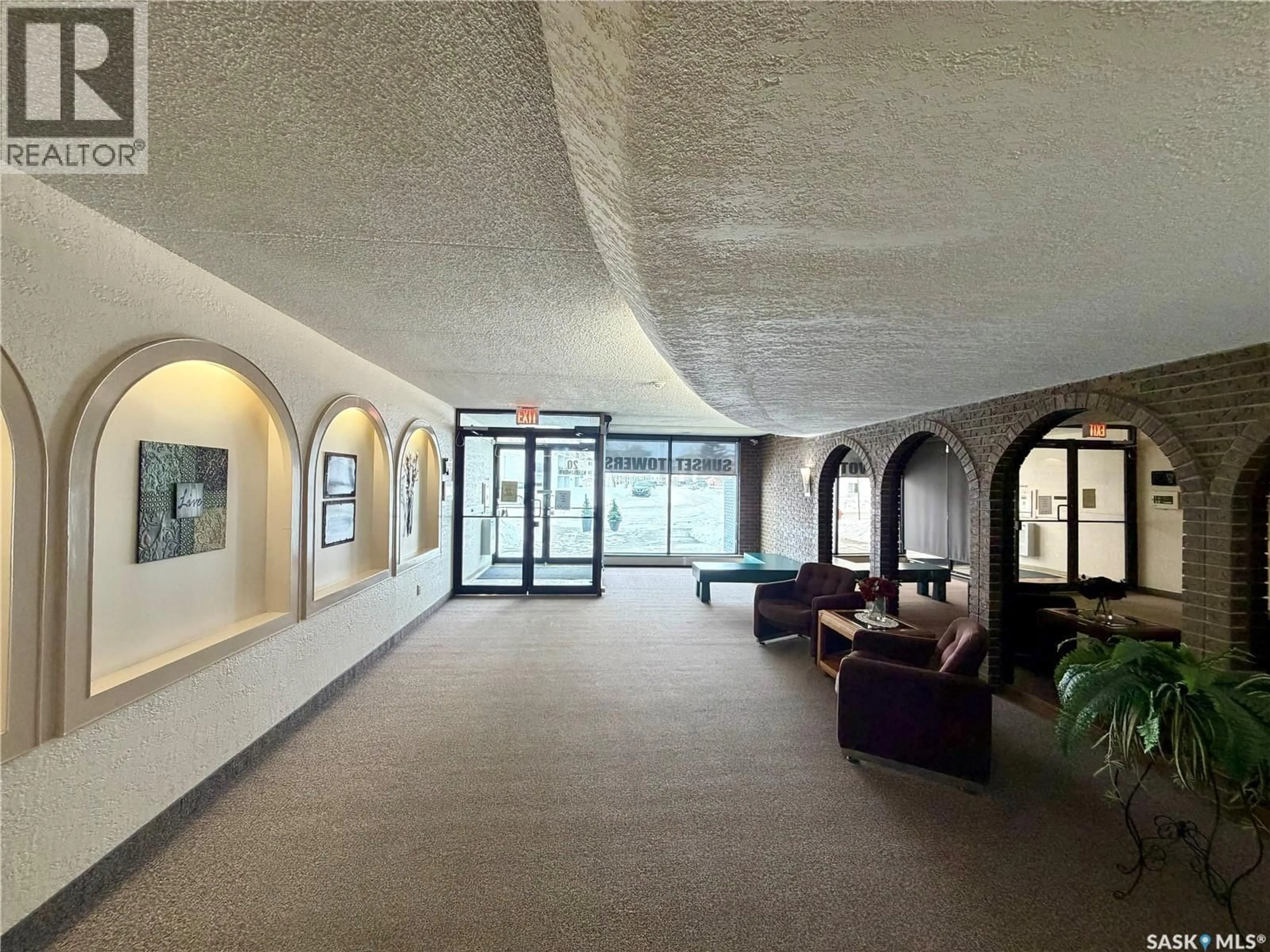 Lobby for 209 KLEISINGER CRESCENT, Regina Saskatchewan S4R7M3