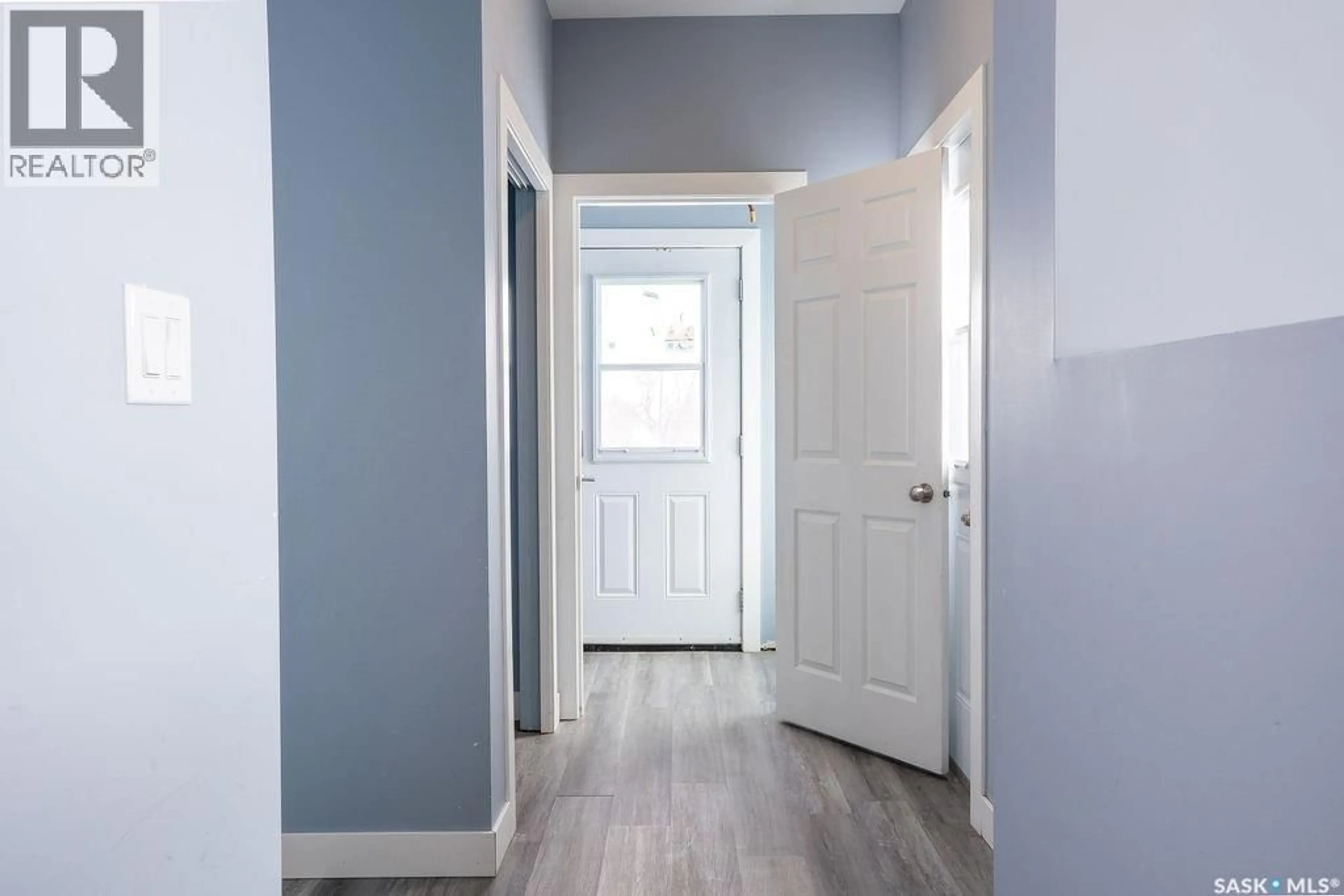 Indoor entryway for 312 ACREAGE, Rosthern Rm No. 403 Saskatchewan S0K4O3