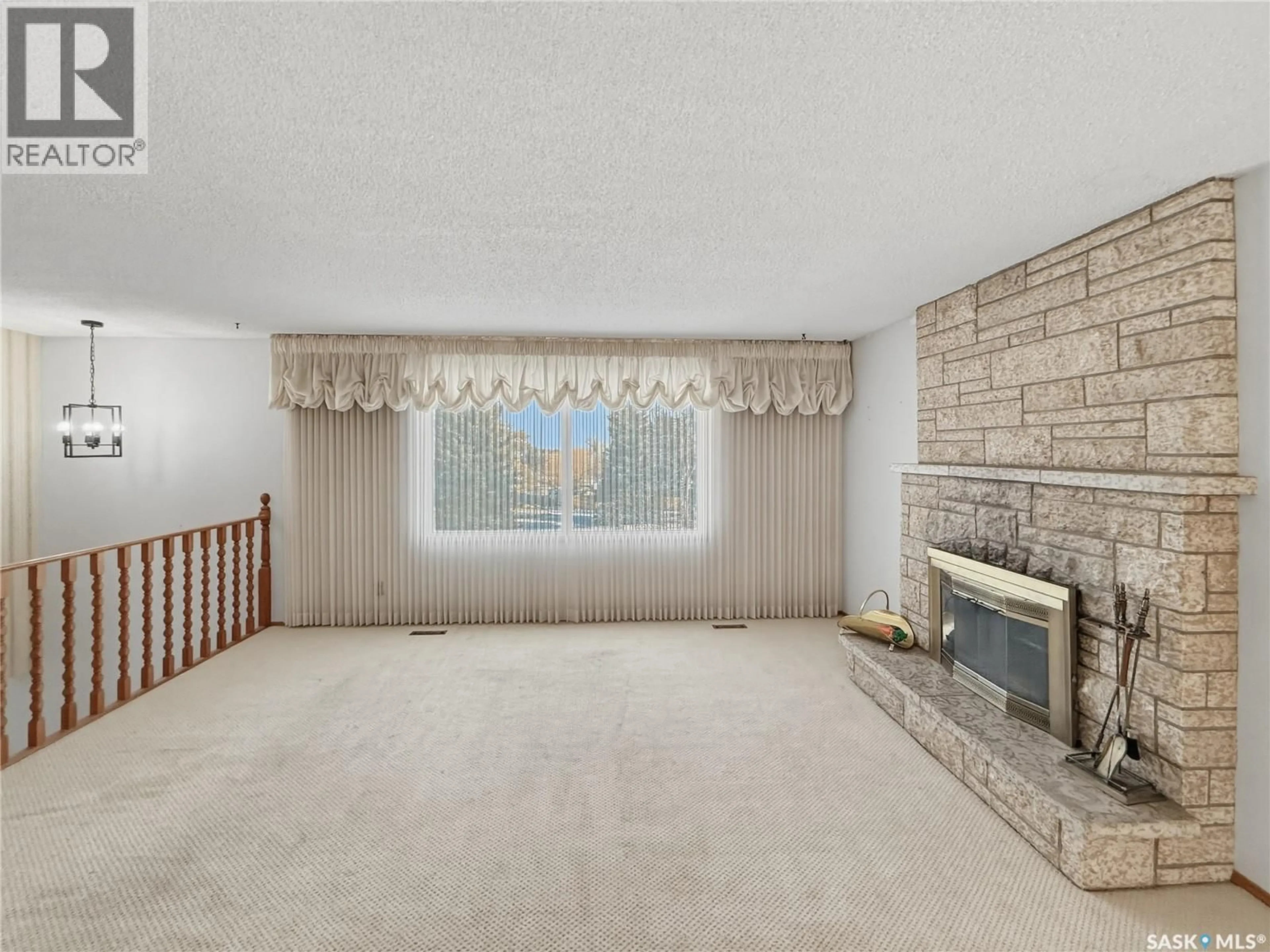 Living room with furniture, unknown for 264 HAYES DRIVE, Swift Current Saskatchewan S9H4H1