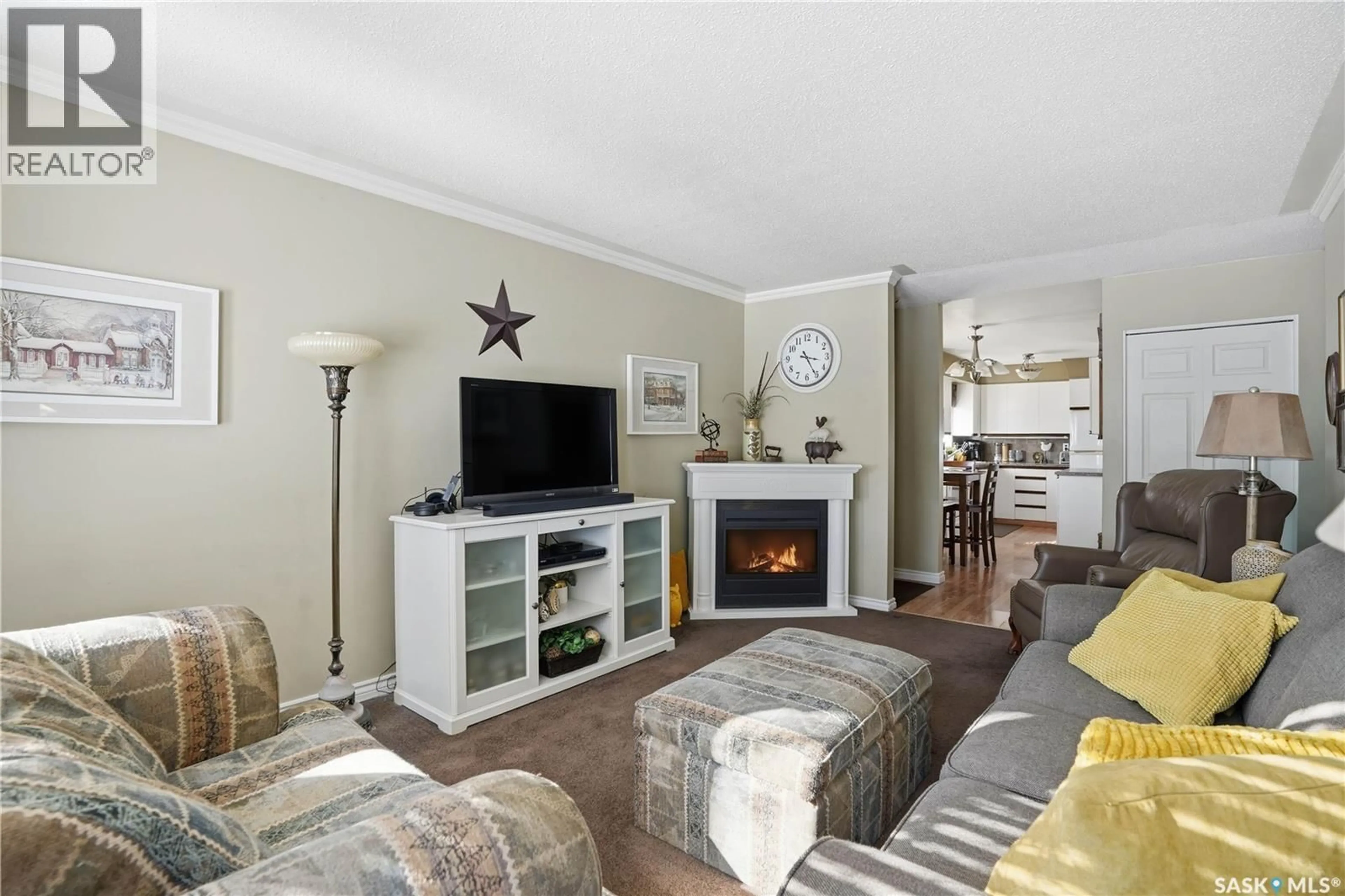Living room with furniture, unknown for 39 BEDFORD CRESCENT, Regina Saskatchewan S4N1M9