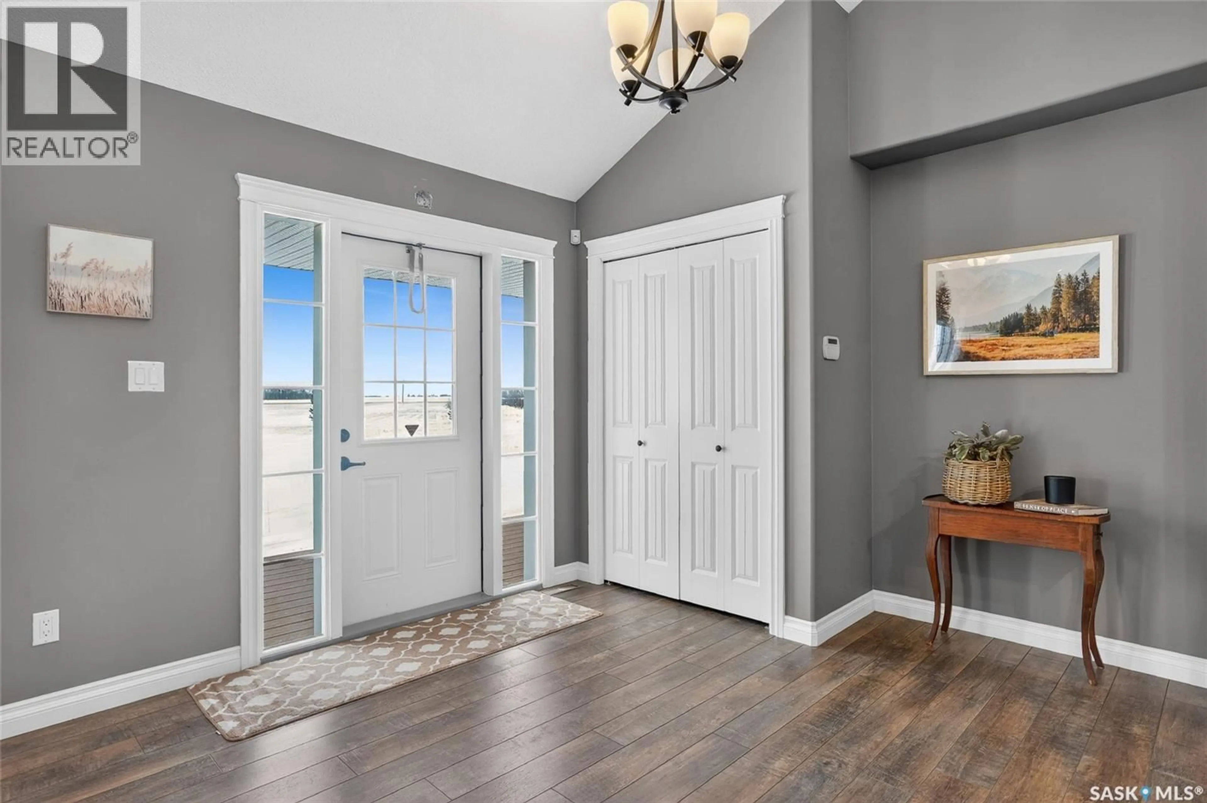 Indoor entryway for WARMAN GRID ROAD ACREAGE, Corman Park Rm No. 344 Saskatchewan S0K0E7