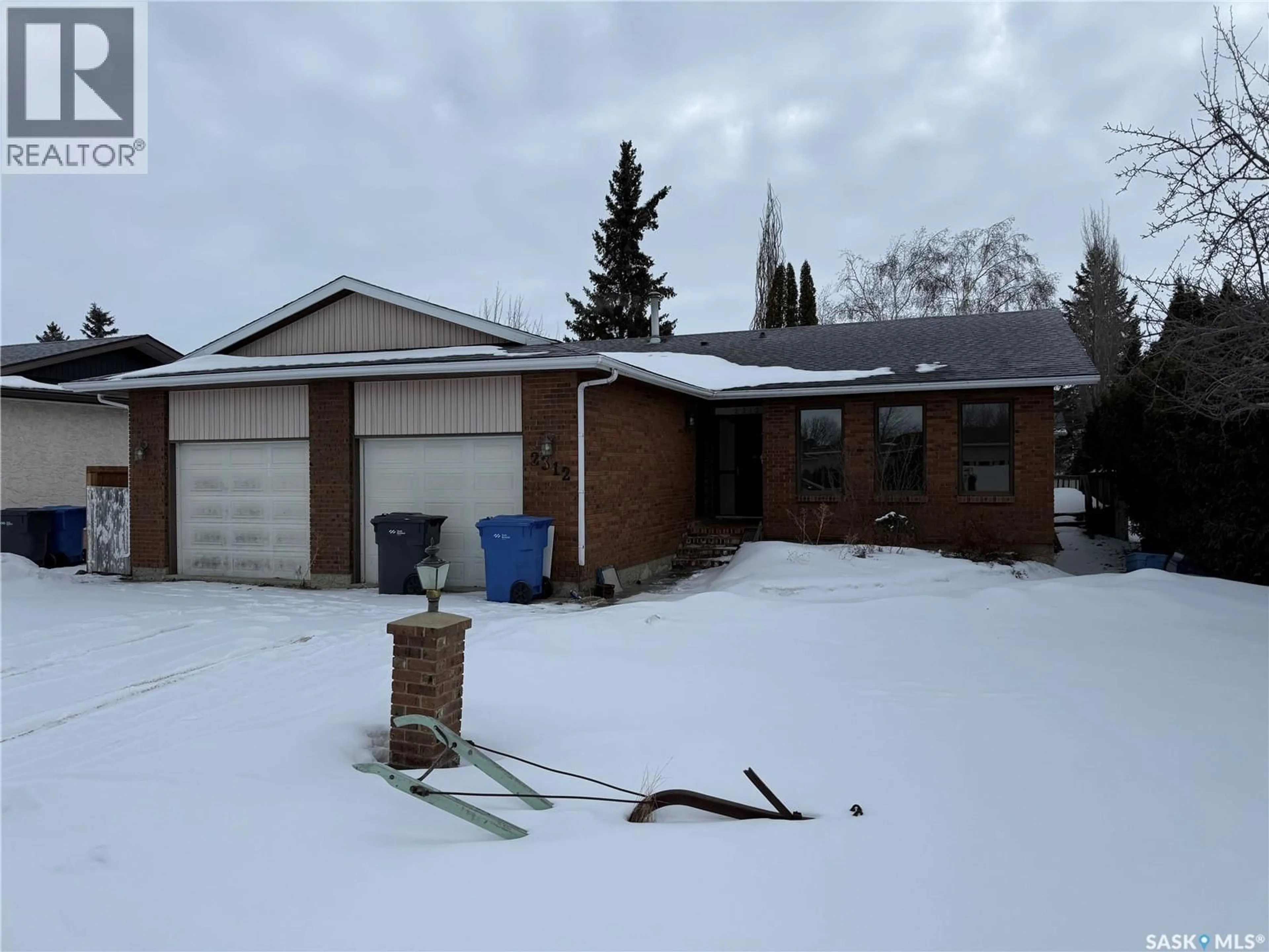 A pic from outside/outdoor area/front of a property/back of a property/a pic from drone, street for 2312 ROBIN PLACE, North Battleford Saskatchewan S9A3T7