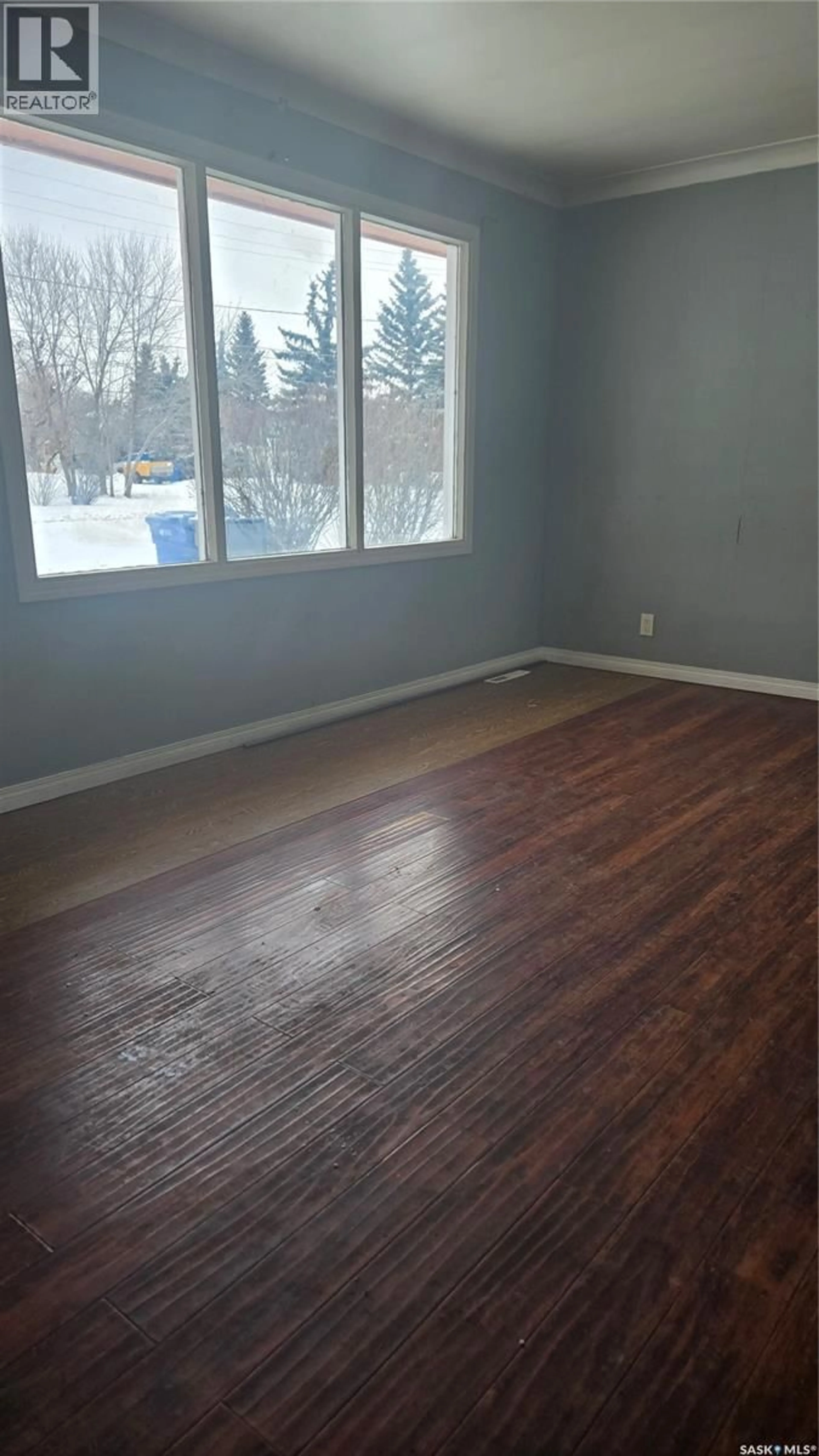 A pic of a room for 713 PROSPECT AVENUE, Oxbow Saskatchewan S0C2B0