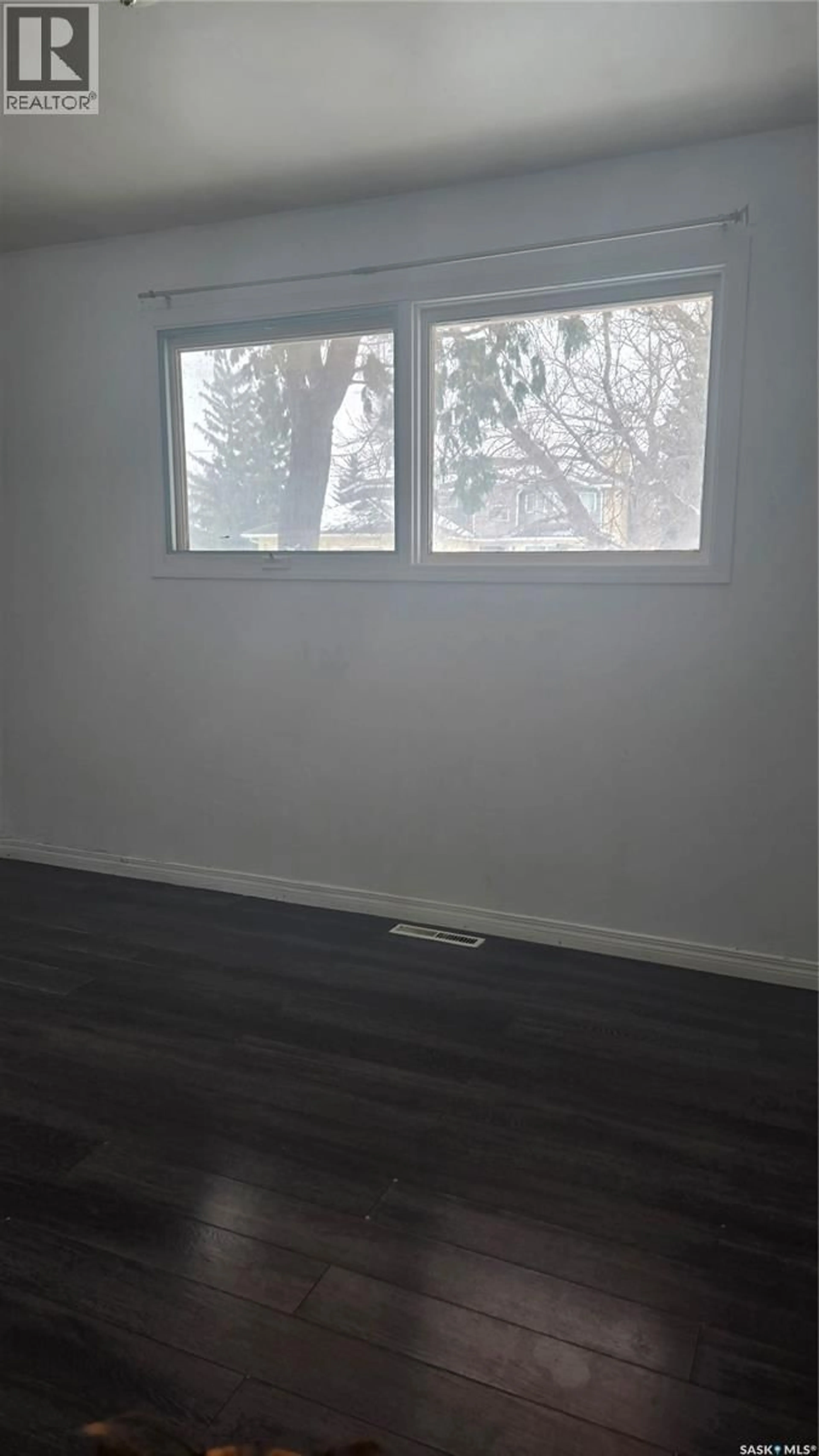A pic of a room for 713 PROSPECT AVENUE, Oxbow Saskatchewan S0C2B0