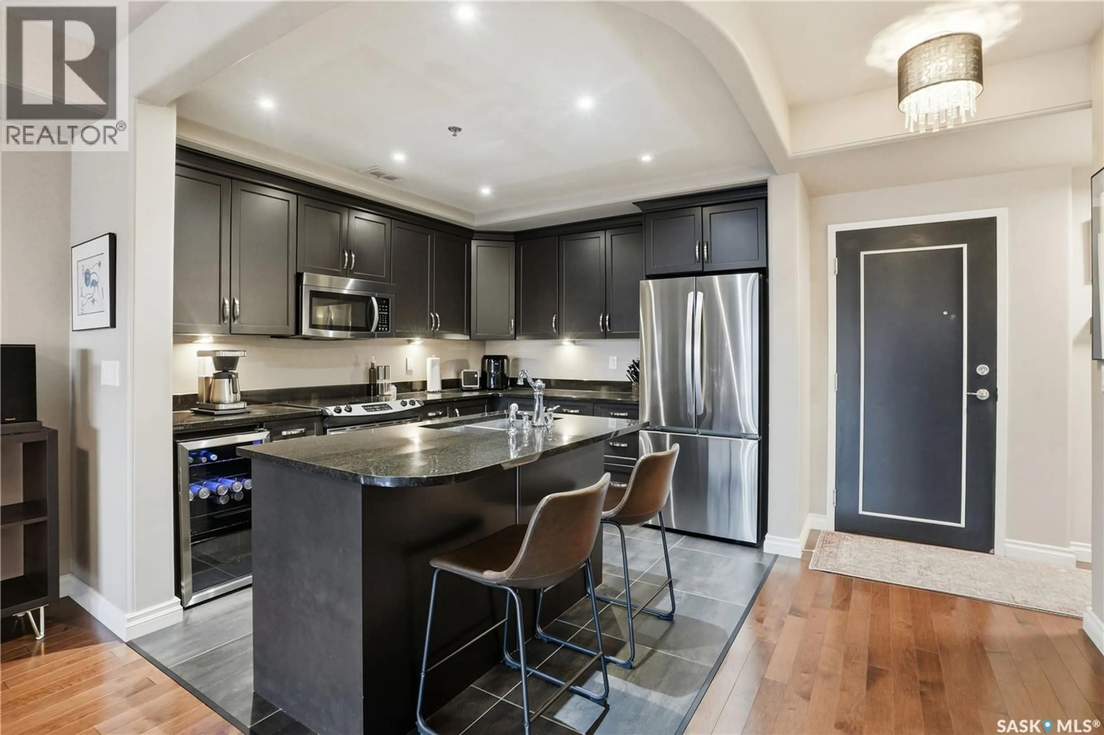 Contemporary kitchen, unknown for N - 307 157 2ND AVENUE, Saskatoon Saskatchewan S7K2A9