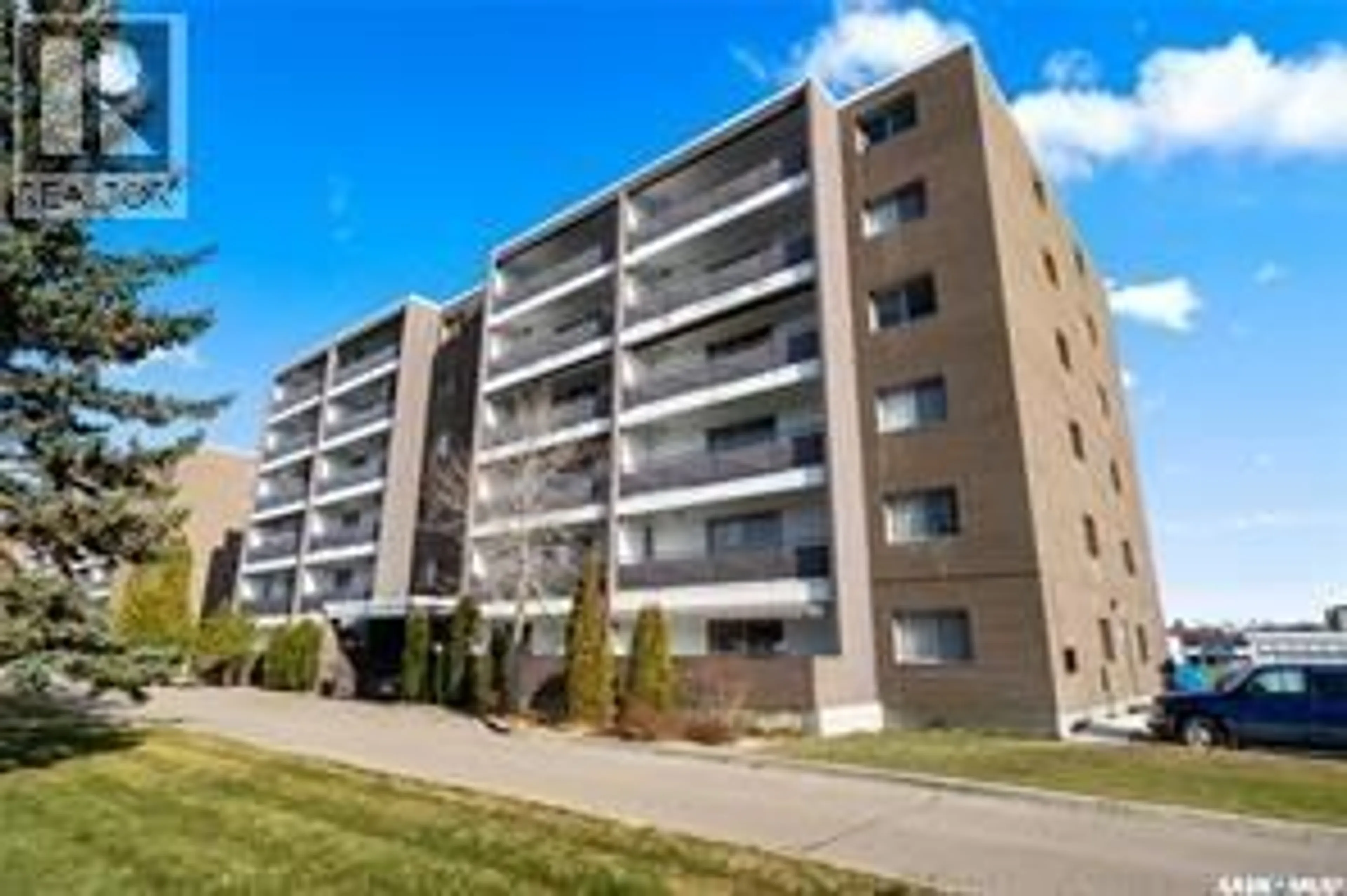 A pic from outside/outdoor area/front of a property/back of a property/a pic from drone, building for 203 - 4615 RAE STREET, Regina Saskatchewan S4S3B2