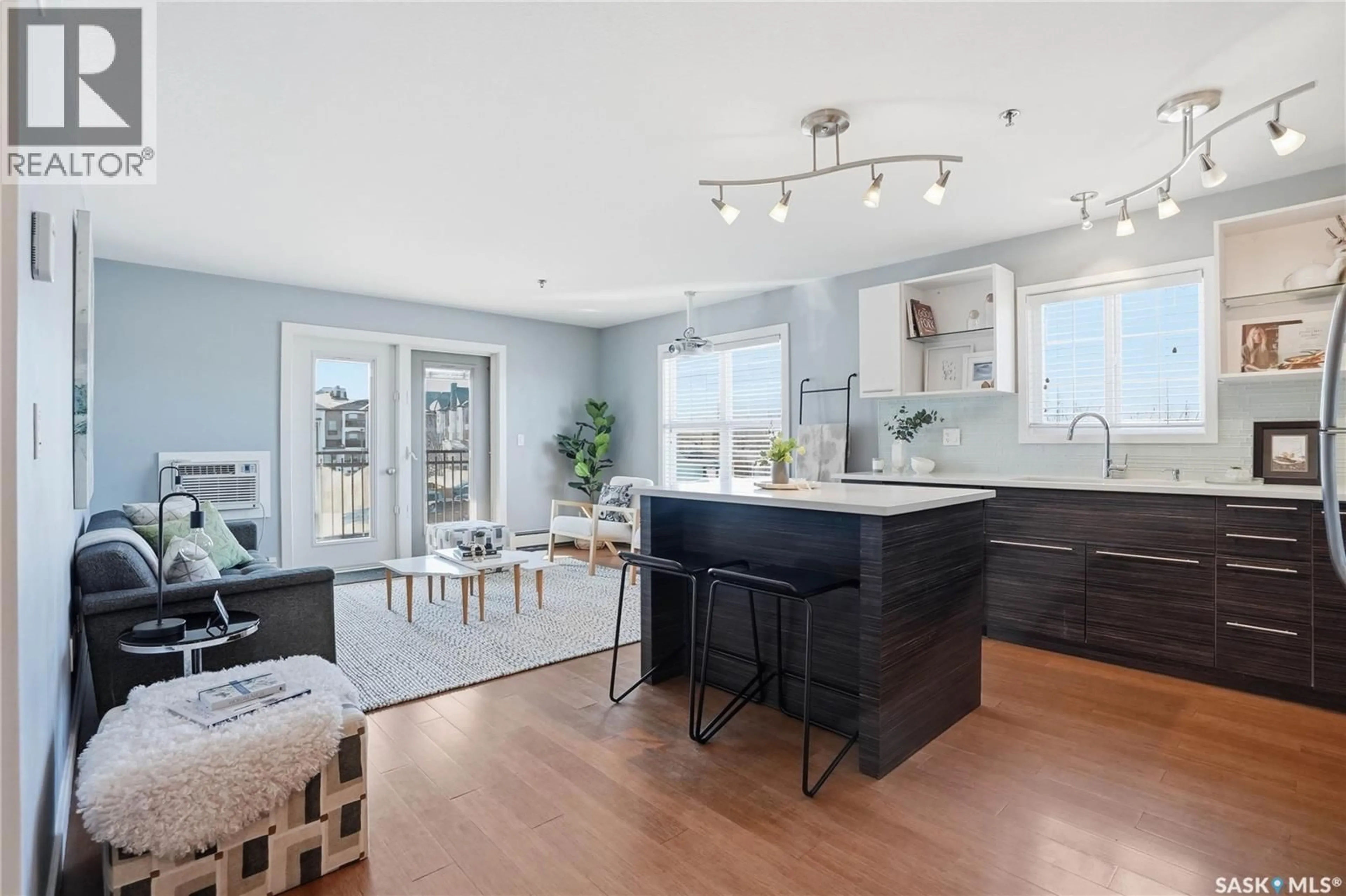 Open concept kitchen, unknown for 210C HUNTER ROAD, Saskatoon Saskatchewan S7T0J9