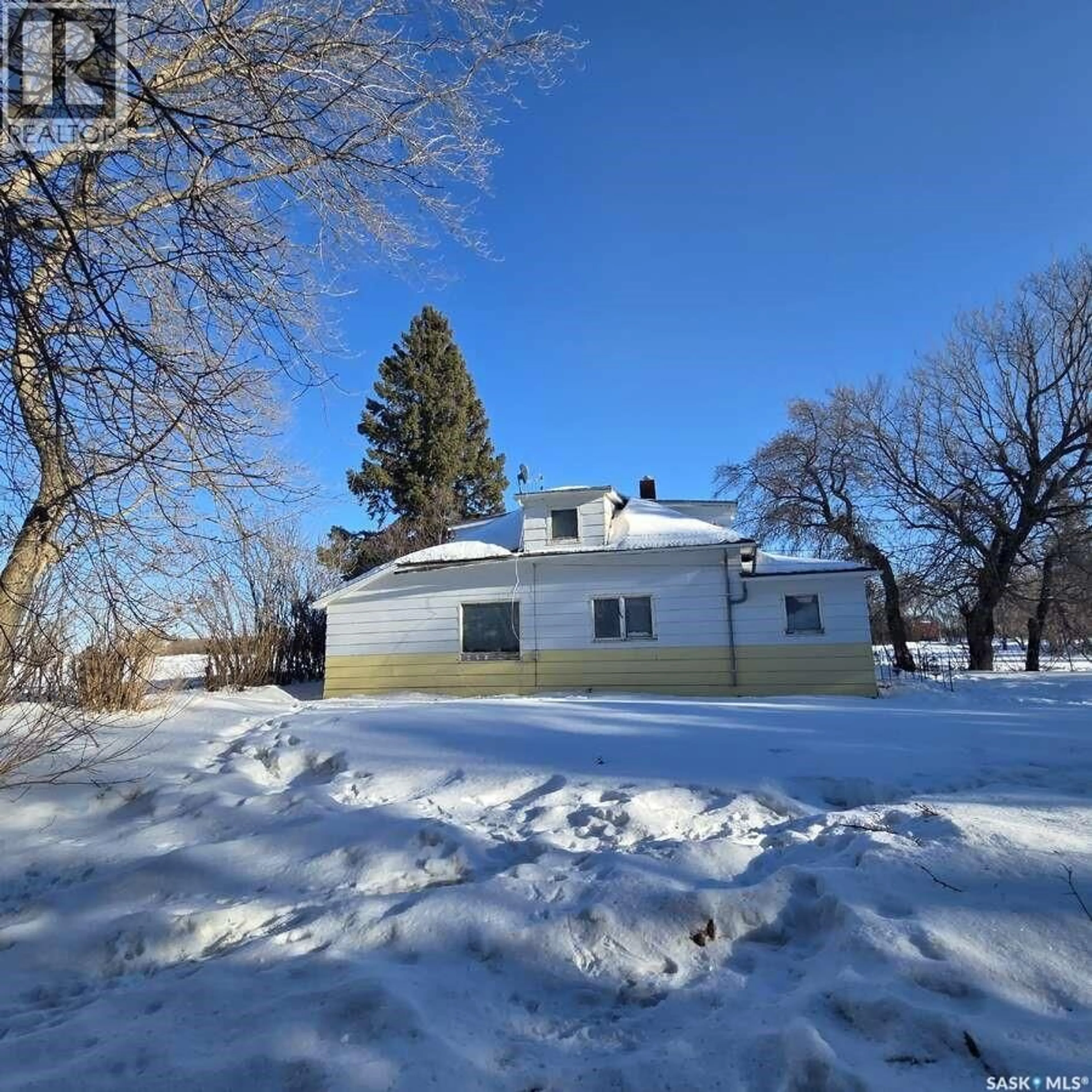 A pic from outside/outdoor area/front of a property/back of a property/a pic from drone, street for 128 RAILWAY AVENUE, Margo Saskatchewan S0A2M0