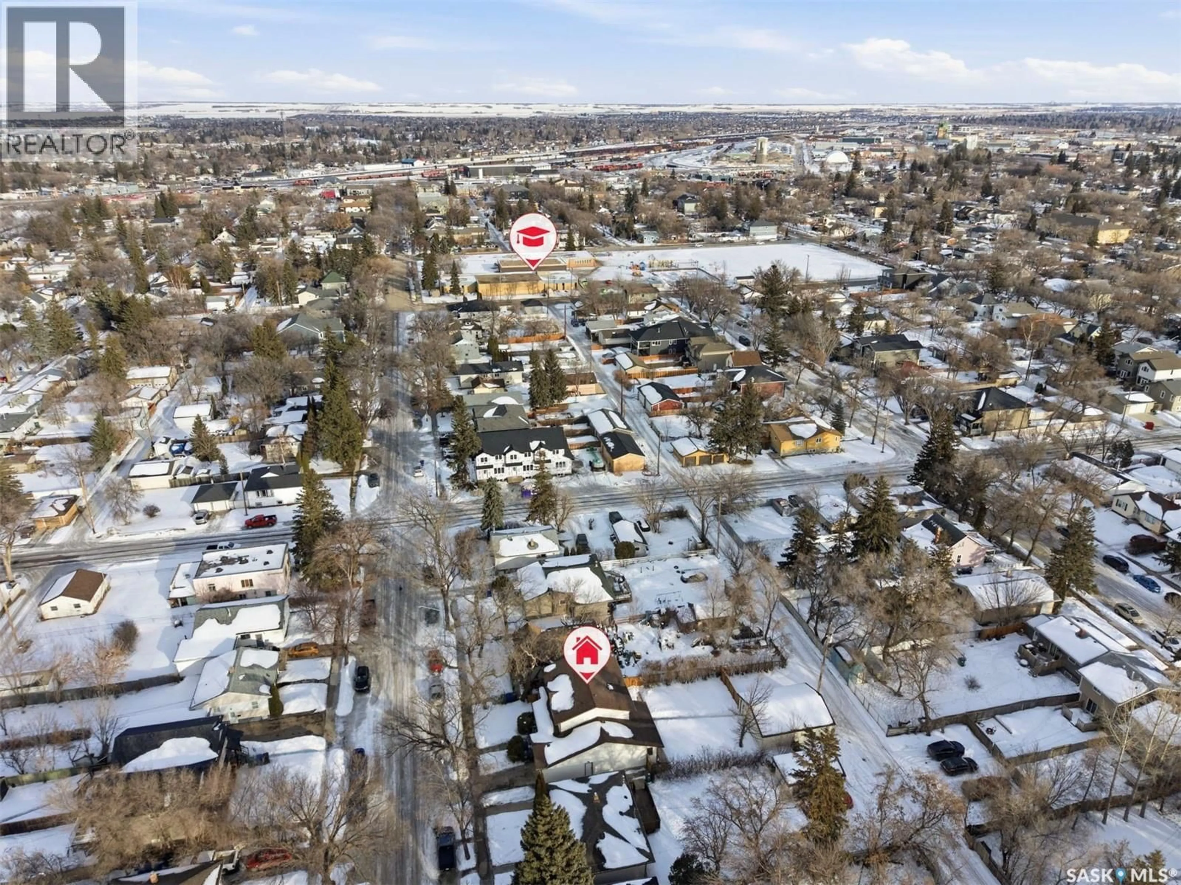 A pic from outside/outdoor area/front of a property/back of a property/a pic from drone, street for 407 111TH STREET, Saskatoon Saskatchewan S7N1T6