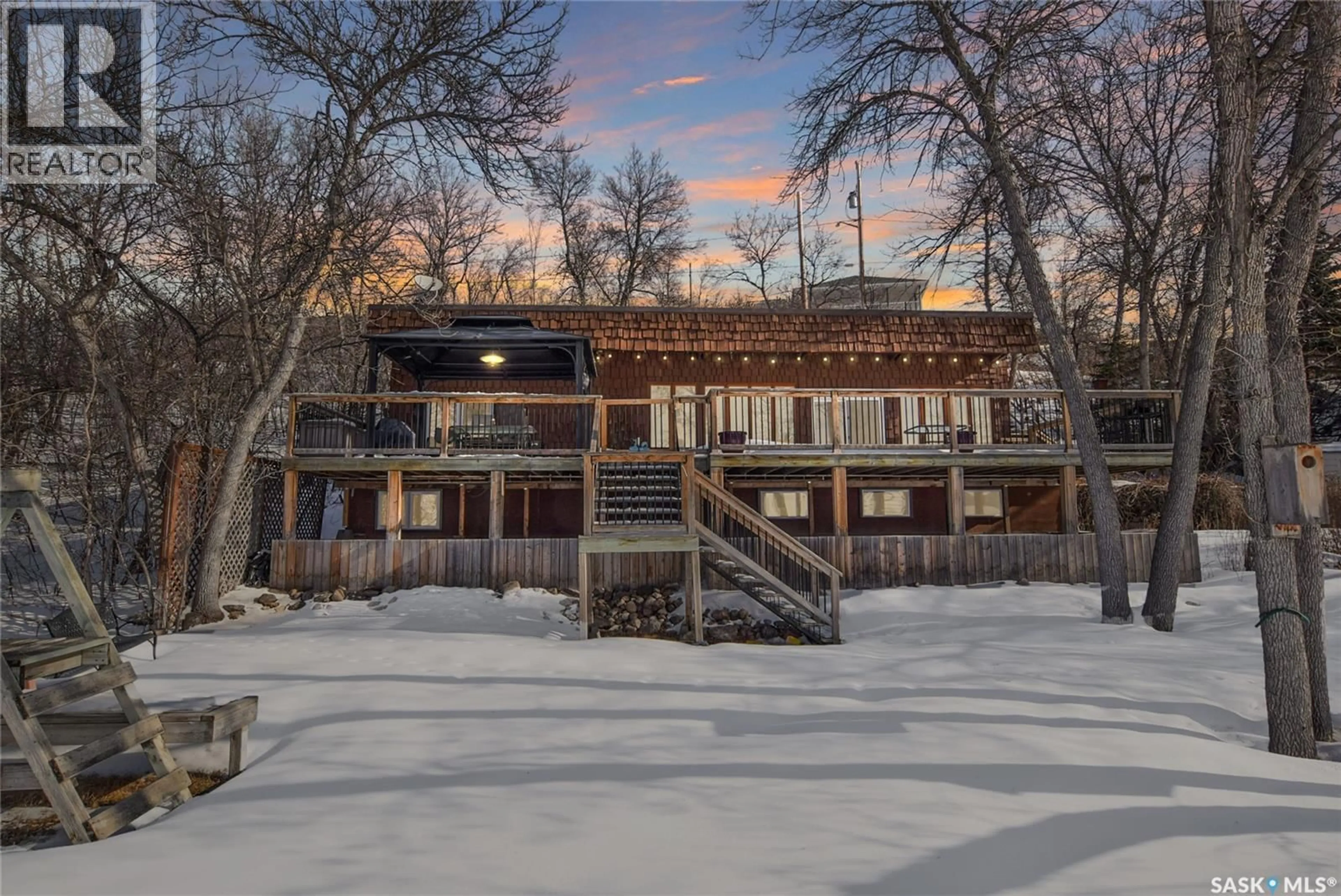 Patio, building for 208-210 CRIDDLE AVENUE, Crooked Lake Saskatchewan S0G1E0