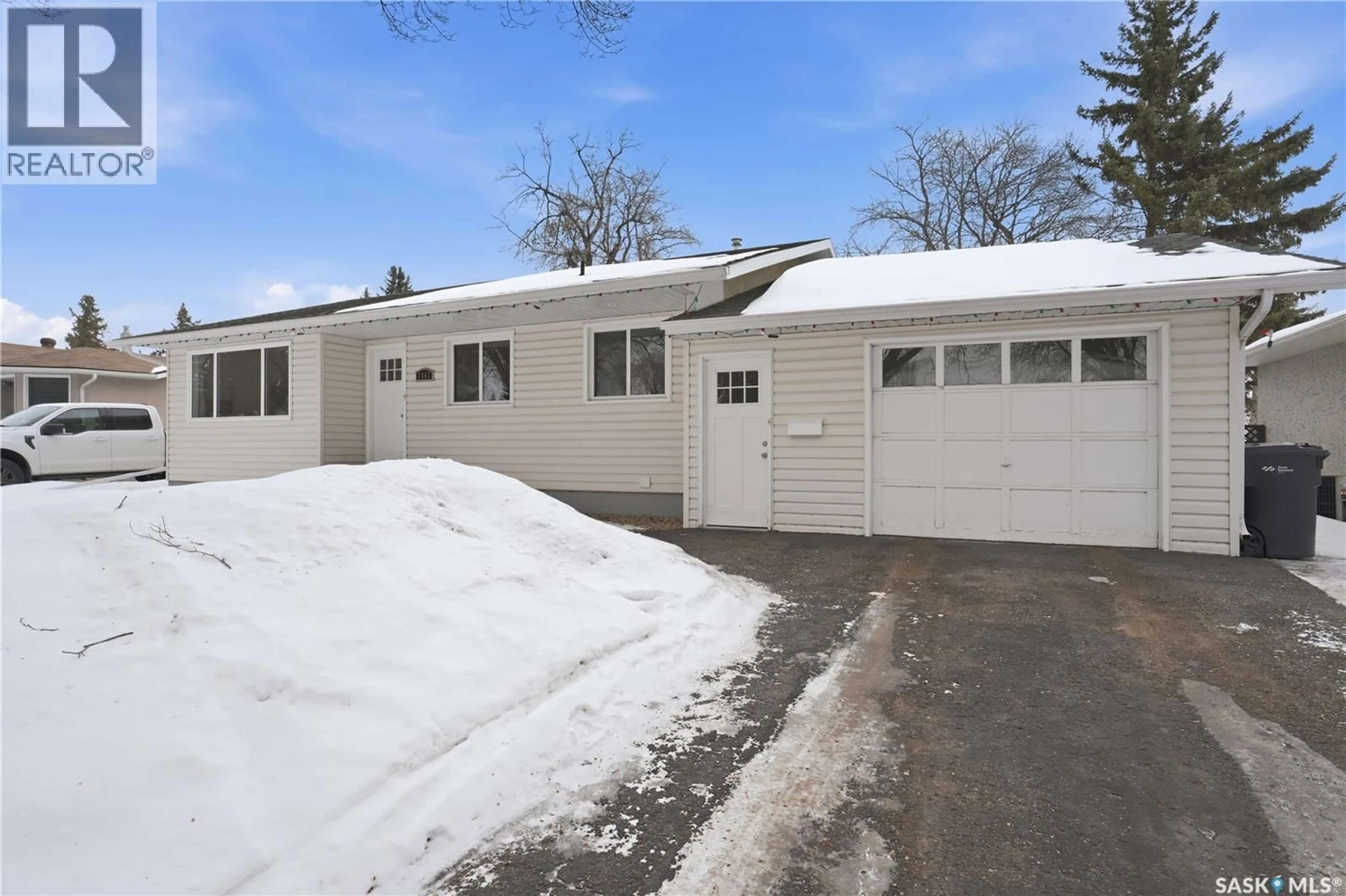 Unknown for 2062 96TH STREET, North Battleford Saskatchewan S9A0J4