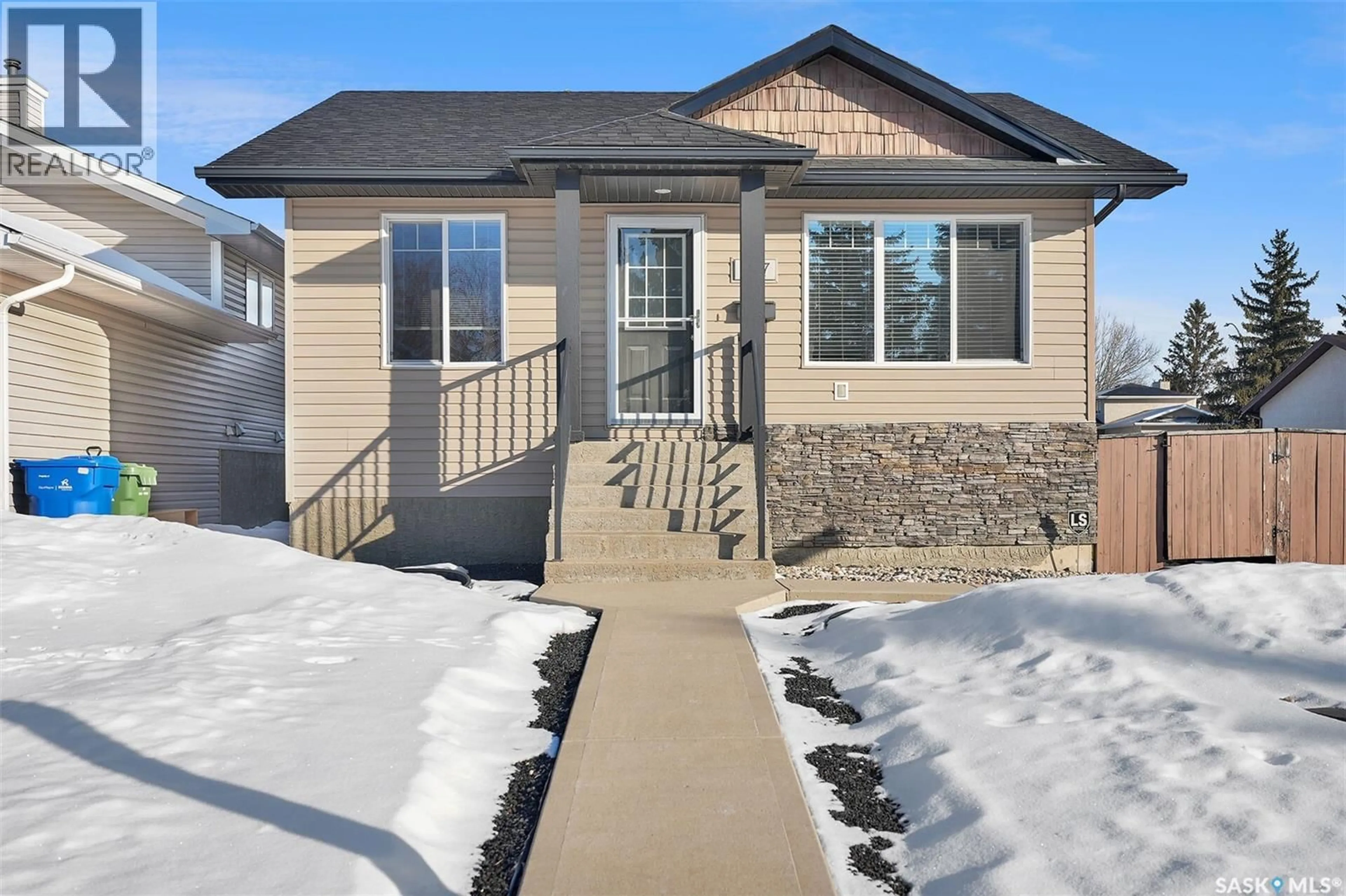 Home with vinyl exterior material, street for 347 SANGSTER BOULEVARD, Regina Saskatchewan S4R8V3
