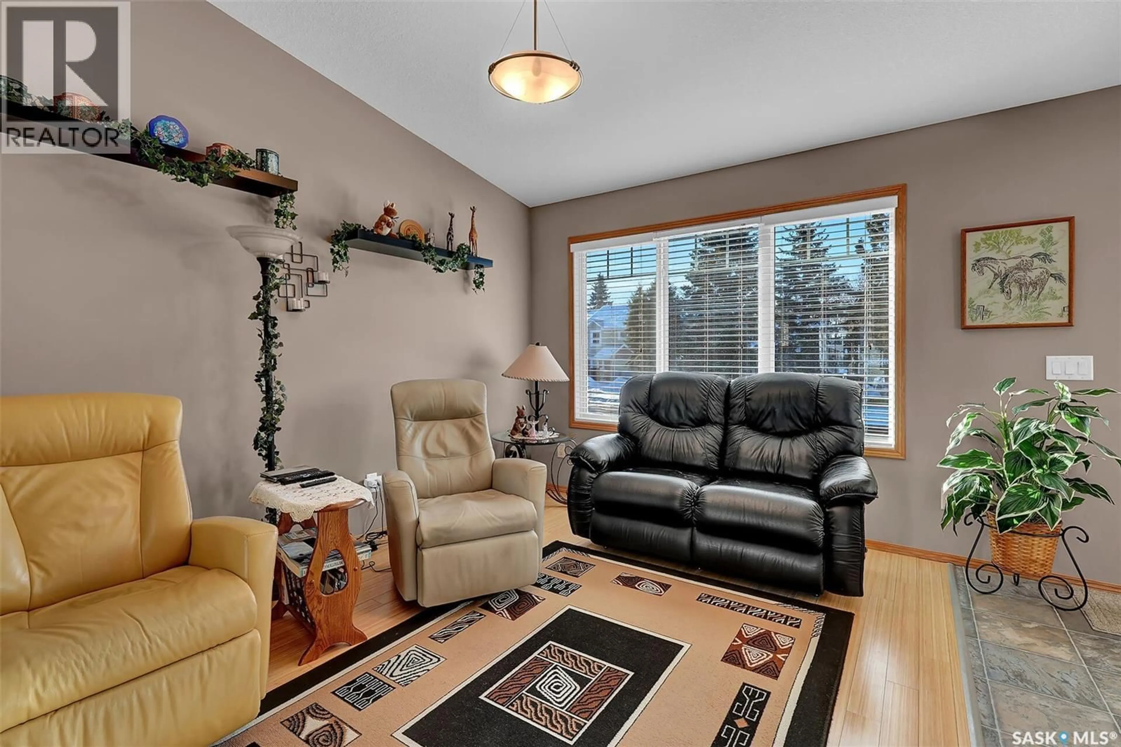 Living room with furniture, unknown for 347 SANGSTER BOULEVARD, Regina Saskatchewan S4R8V3