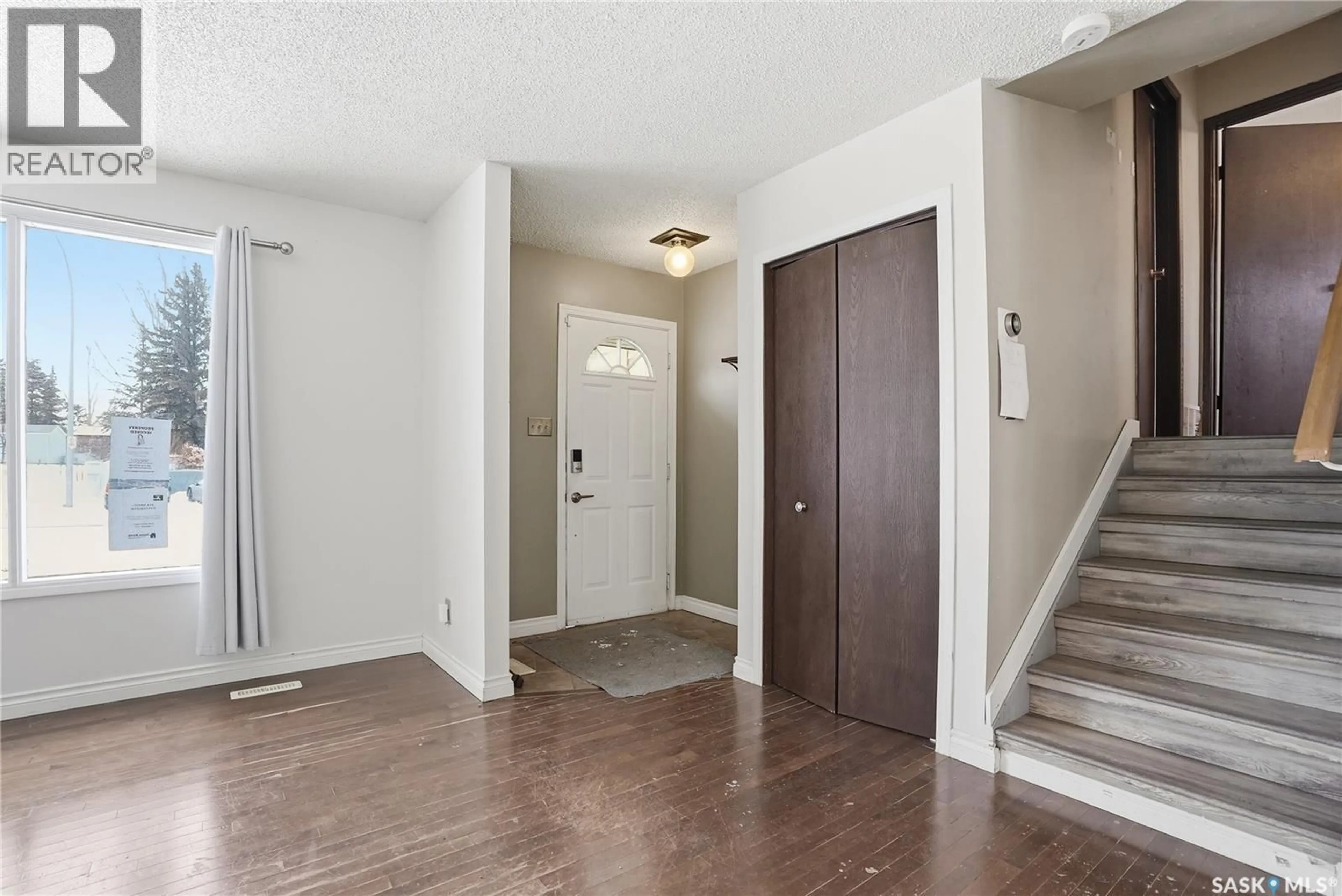 Indoor entryway for 3530 PARKDALE ROAD, Saskatoon Saskatchewan S7H4W4