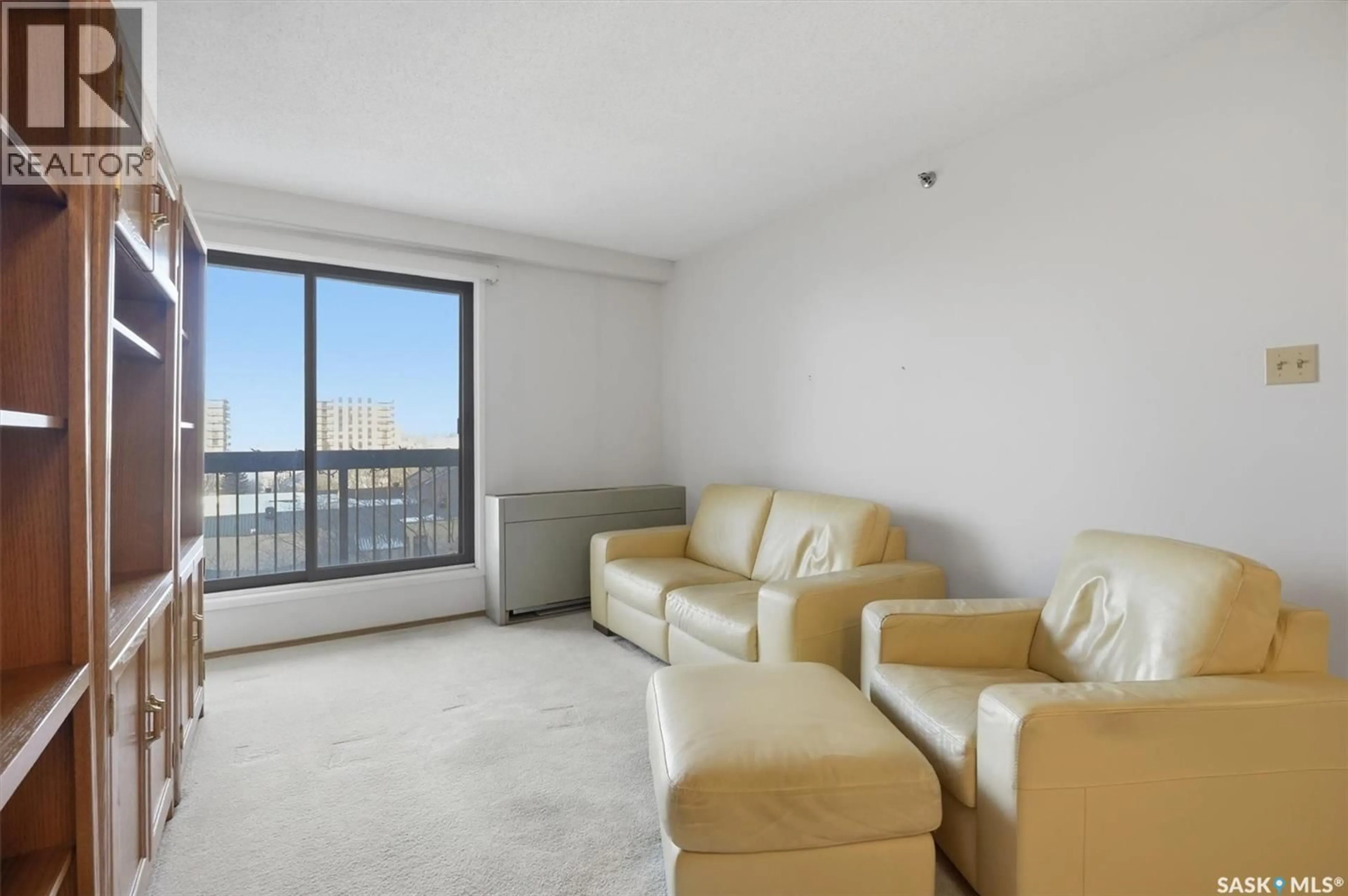 Living room with furniture, unknown for N - 905 430 5TH AVENUE, Saskatoon Saskatchewan S7K6Z2