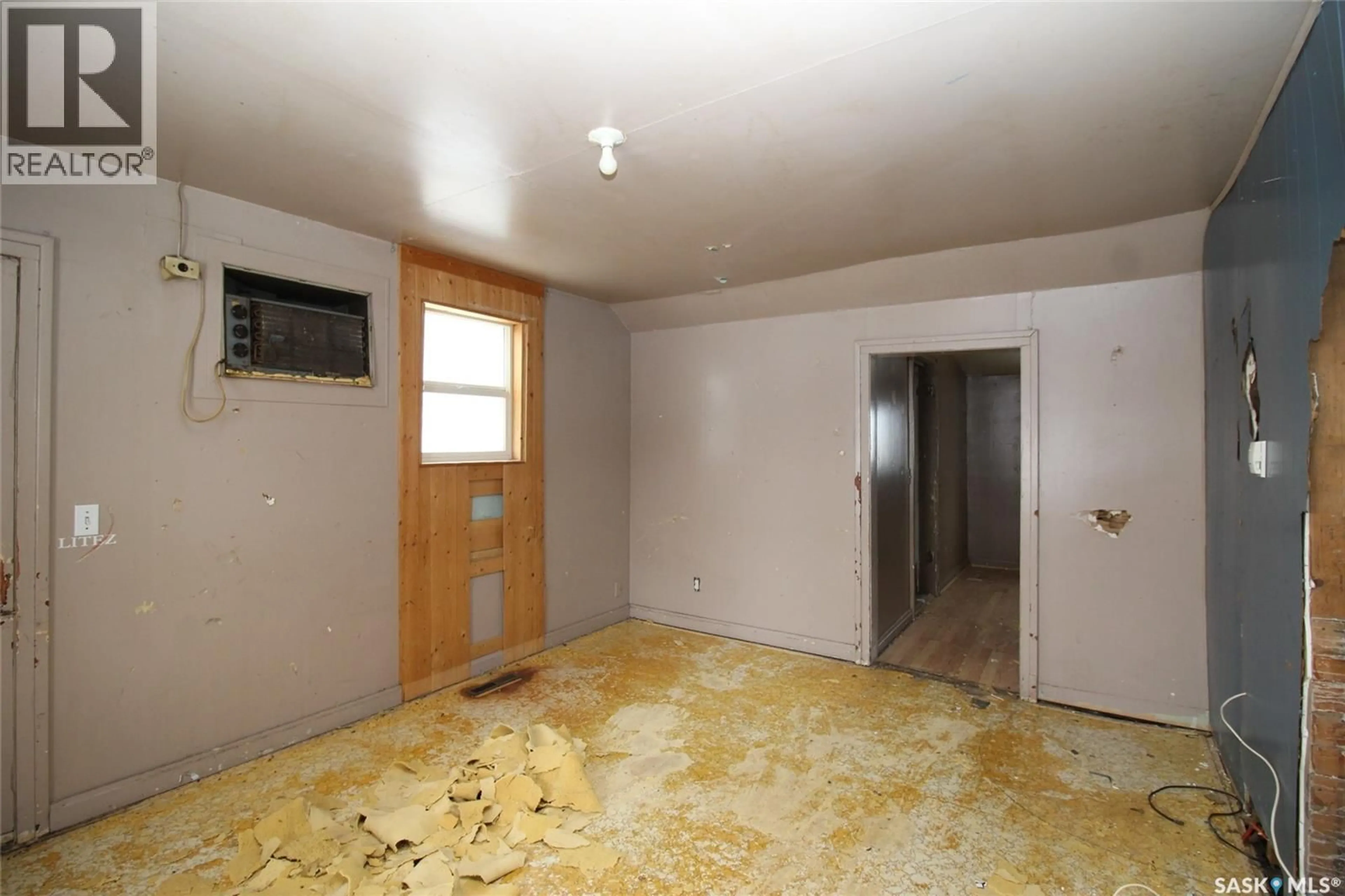 A pic of a room for 587 3RD STREET, Shaunavon Saskatchewan S0N2M0