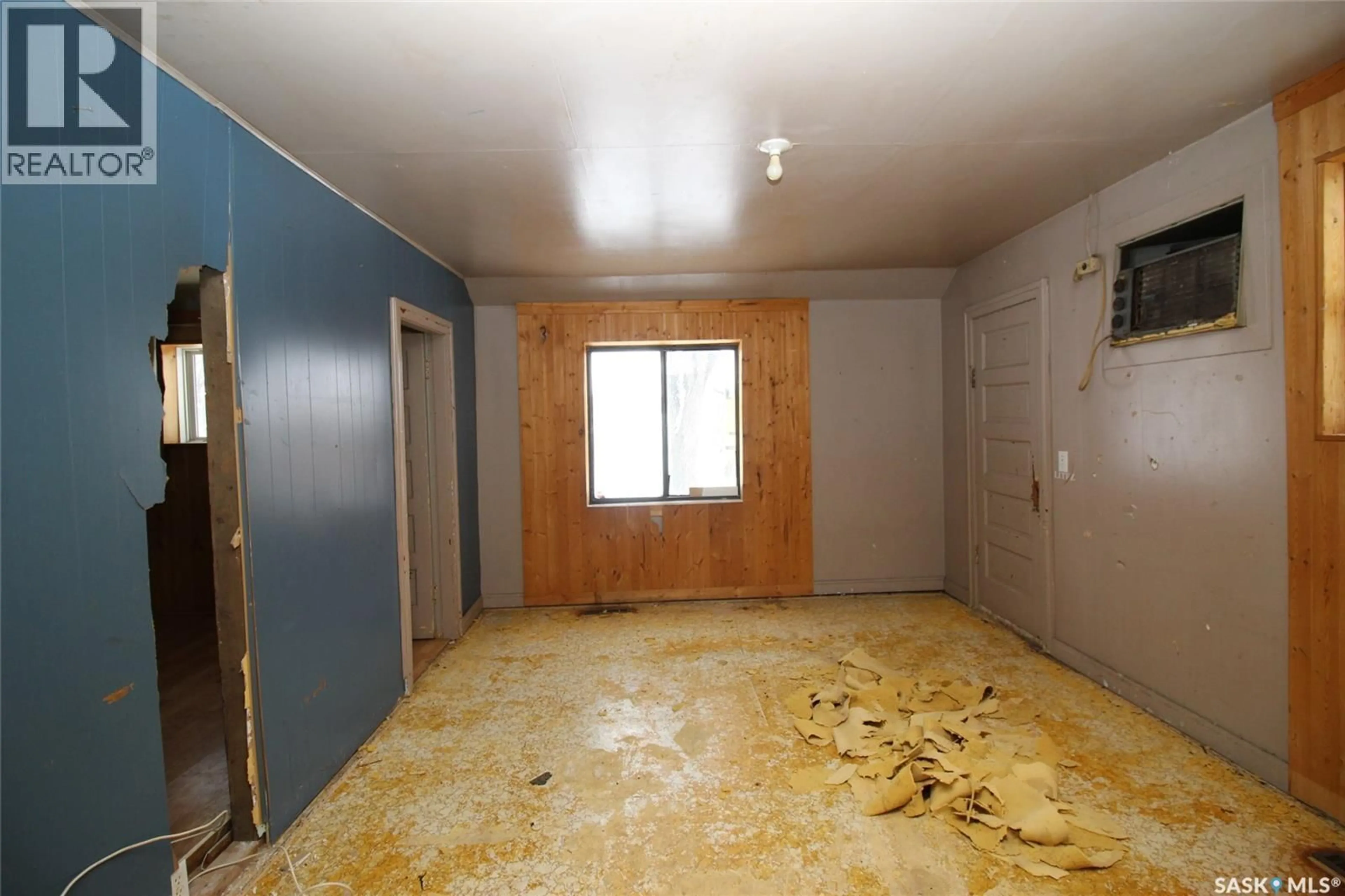 A pic of a room for 587 3RD STREET, Shaunavon Saskatchewan S0N2M0