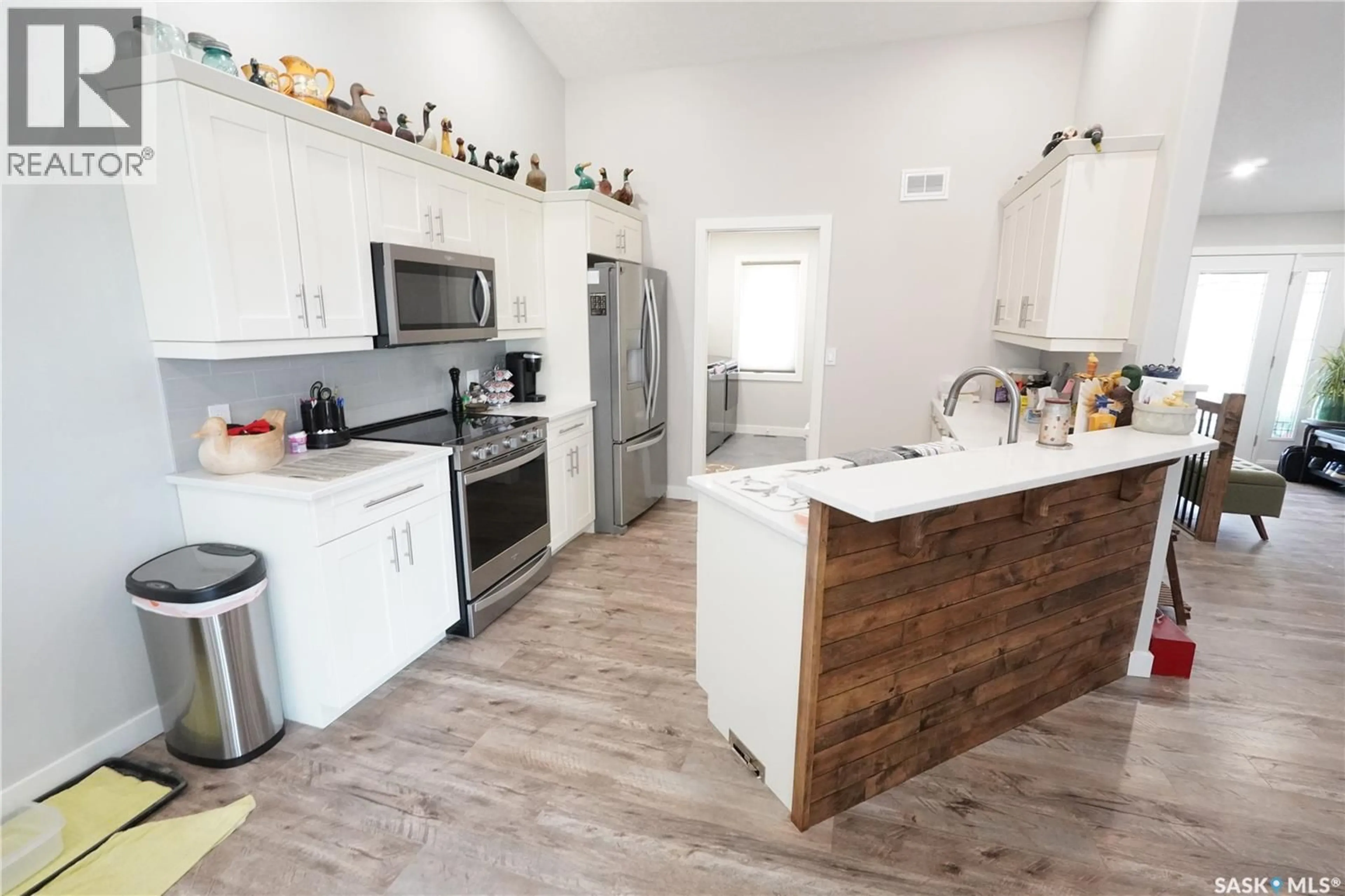 Open concept kitchen, unknown for 44 CRESCENT DRIVE, Avonlea Saskatchewan S0H0C0