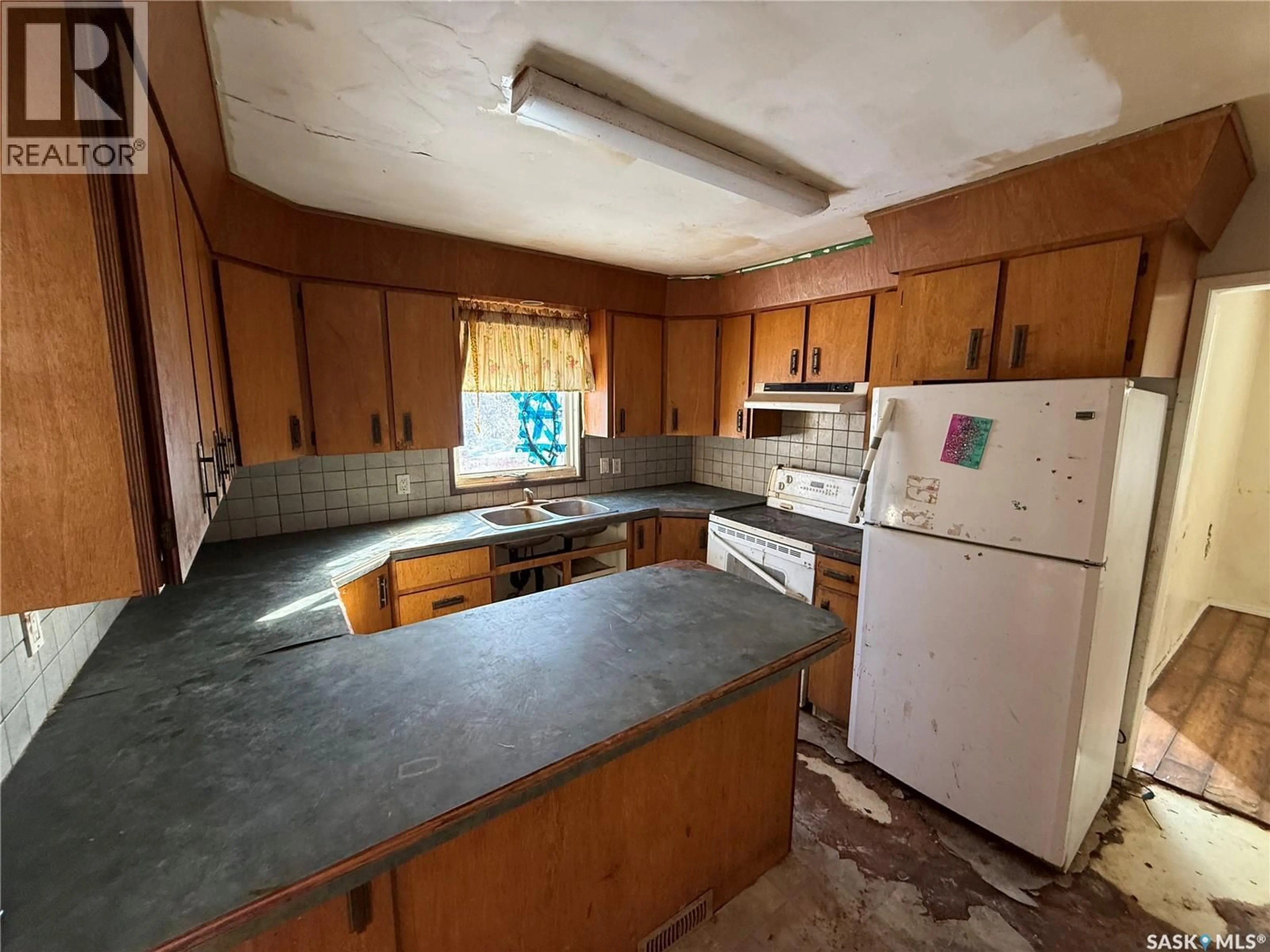 Standard kitchen, unknown for 801 NIPAWIN ROAD W, Nipawin Saskatchewan S0E1E0