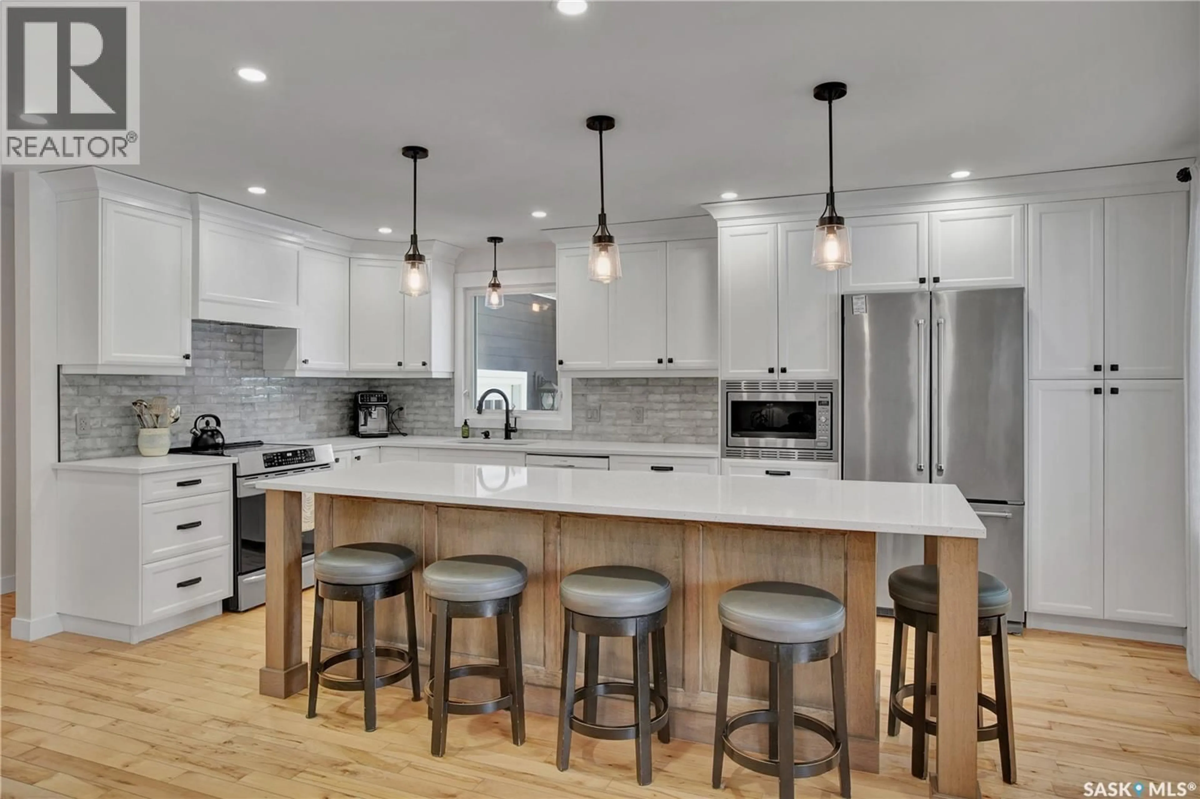 Contemporary kitchen, unknown for OSLER, Corman Park Rm No. 344 Saskatchewan S0K3A0