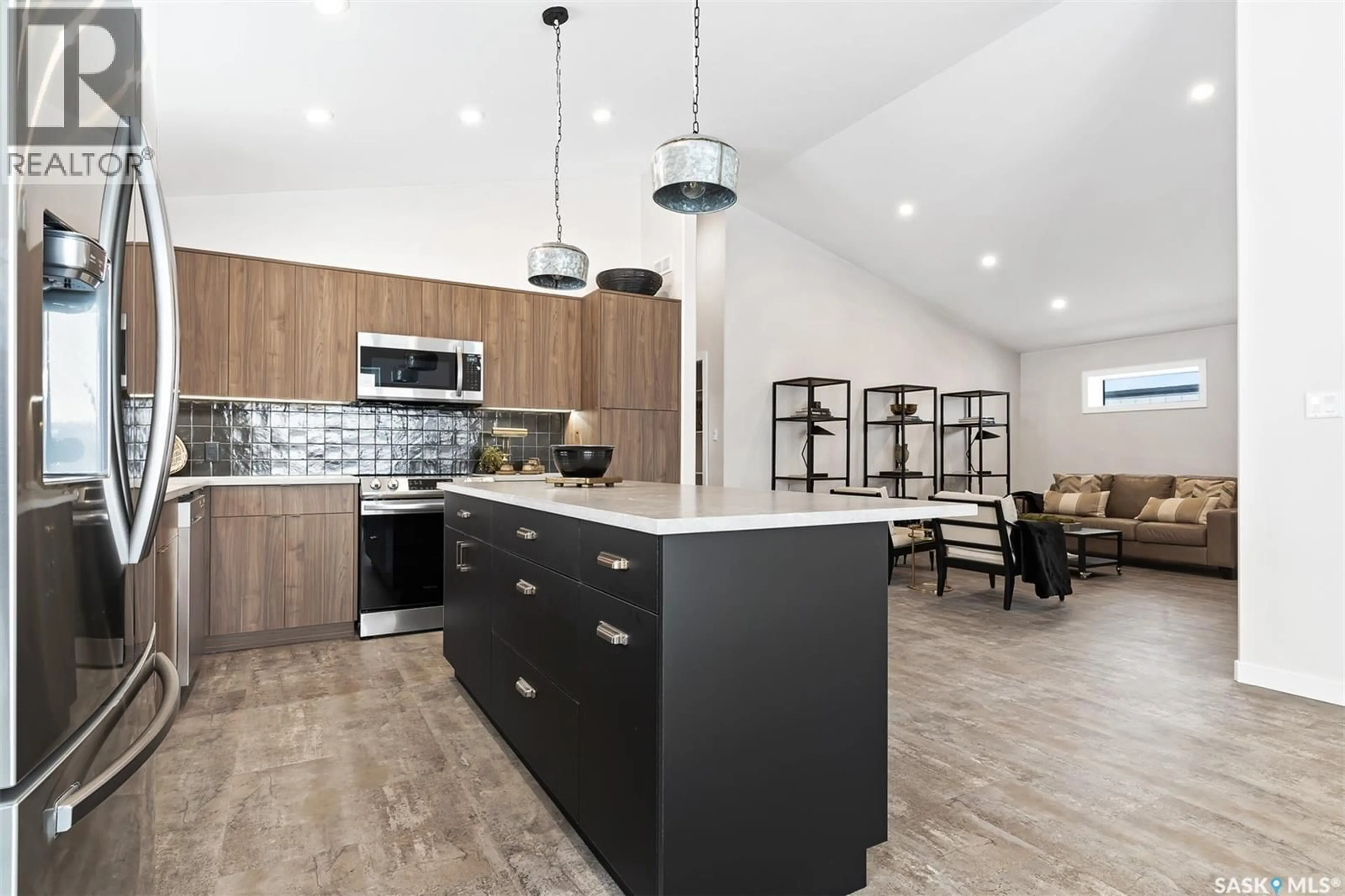 Open concept kitchen, unknown for 970 8TH AVENUE, Lumsden Saskatchewan S0G3C0