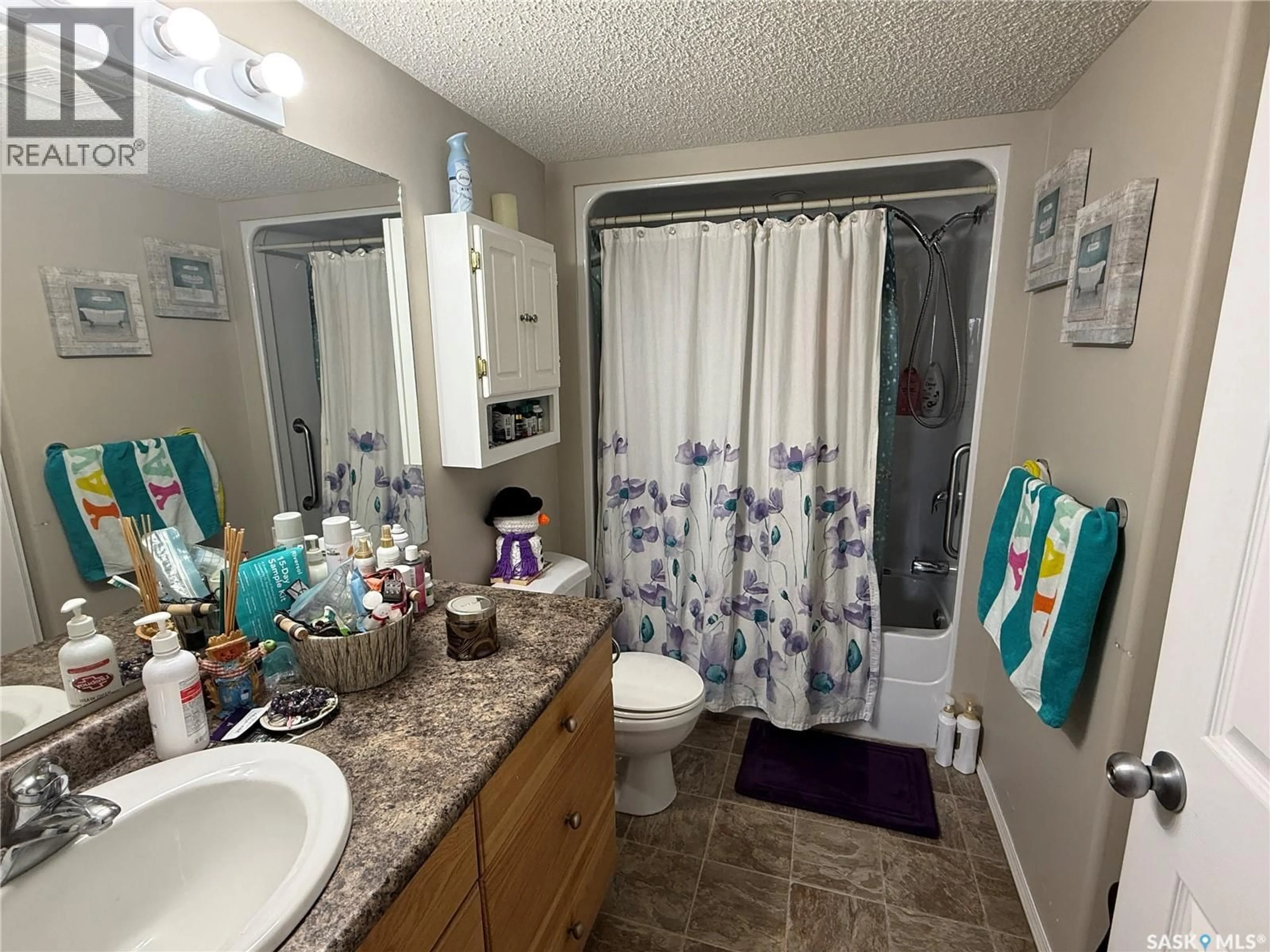 Standard bathroom, unknown for 205 - 445 GOVERNMENT ROAD, Weyburn Saskatchewan S4H0P5