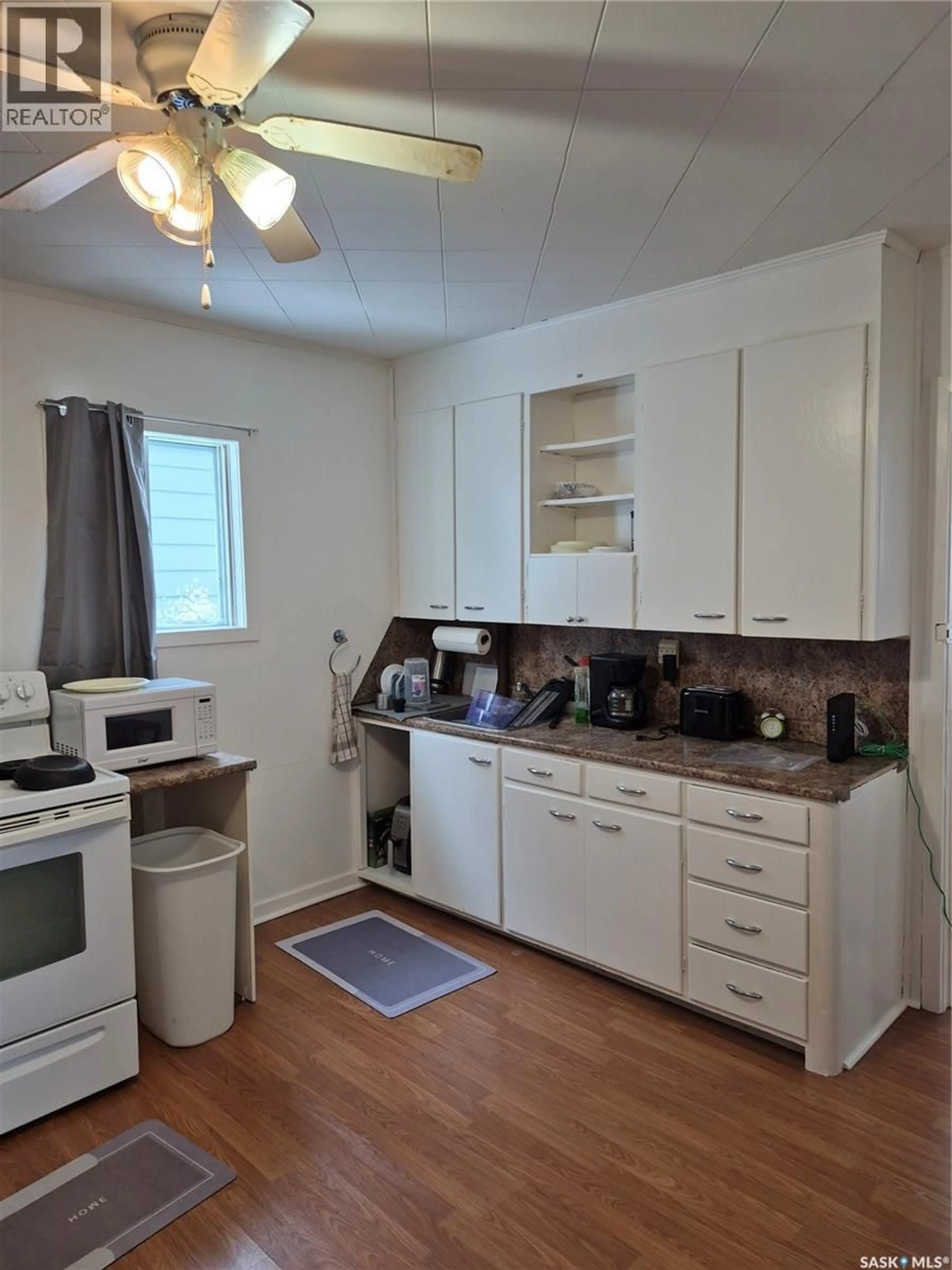 Standard kitchen, unknown for 106 1ST STREET, Wakaw Saskatchewan S0K4P0