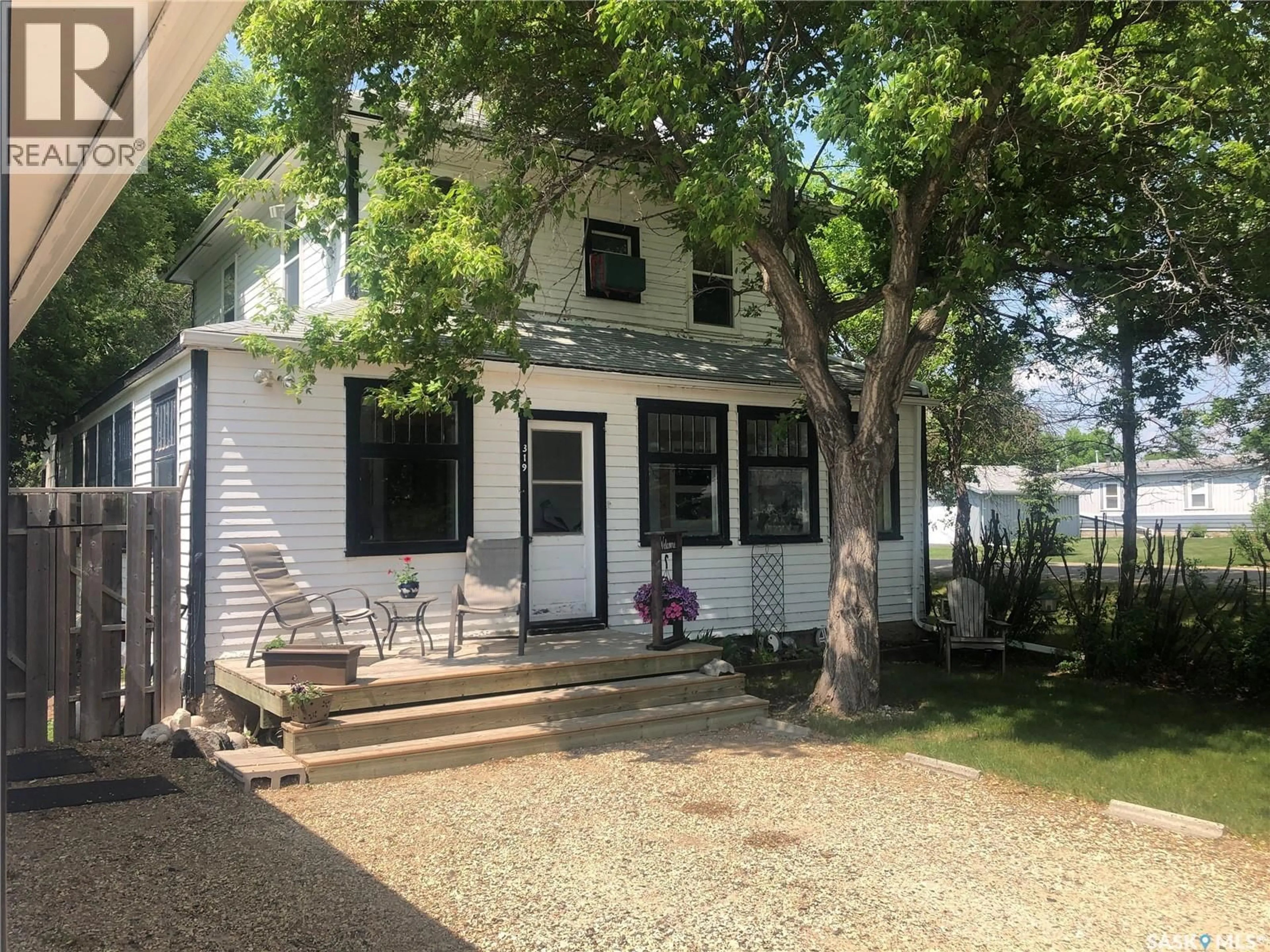 Unknown for 319 CARLYLE STREET, Arcola Saskatchewan S0C0G0