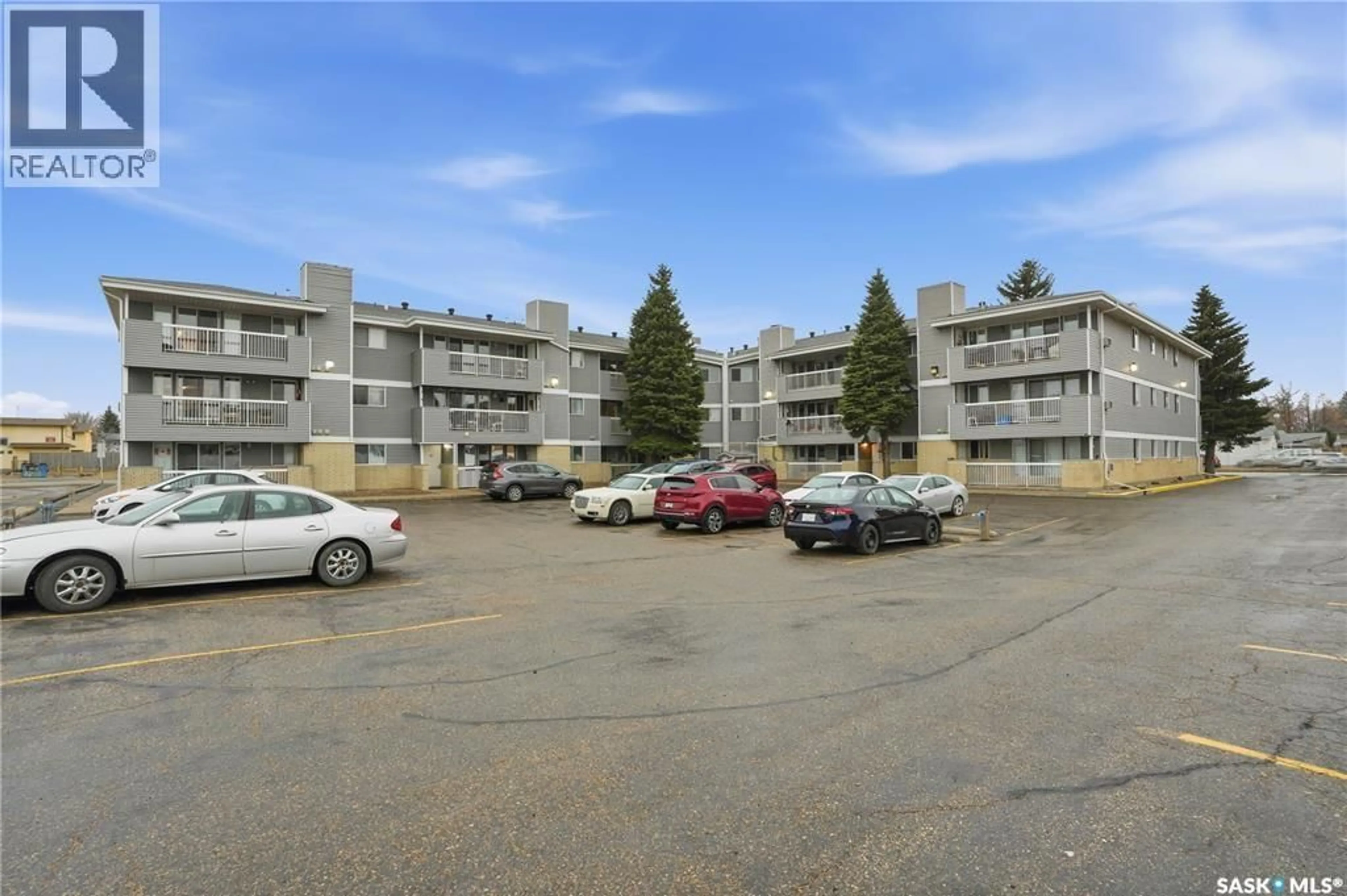 Patio, mountain view for 706 - 304 CONFEDERATION DRIVE, Saskatoon Saskatchewan S7L5R7