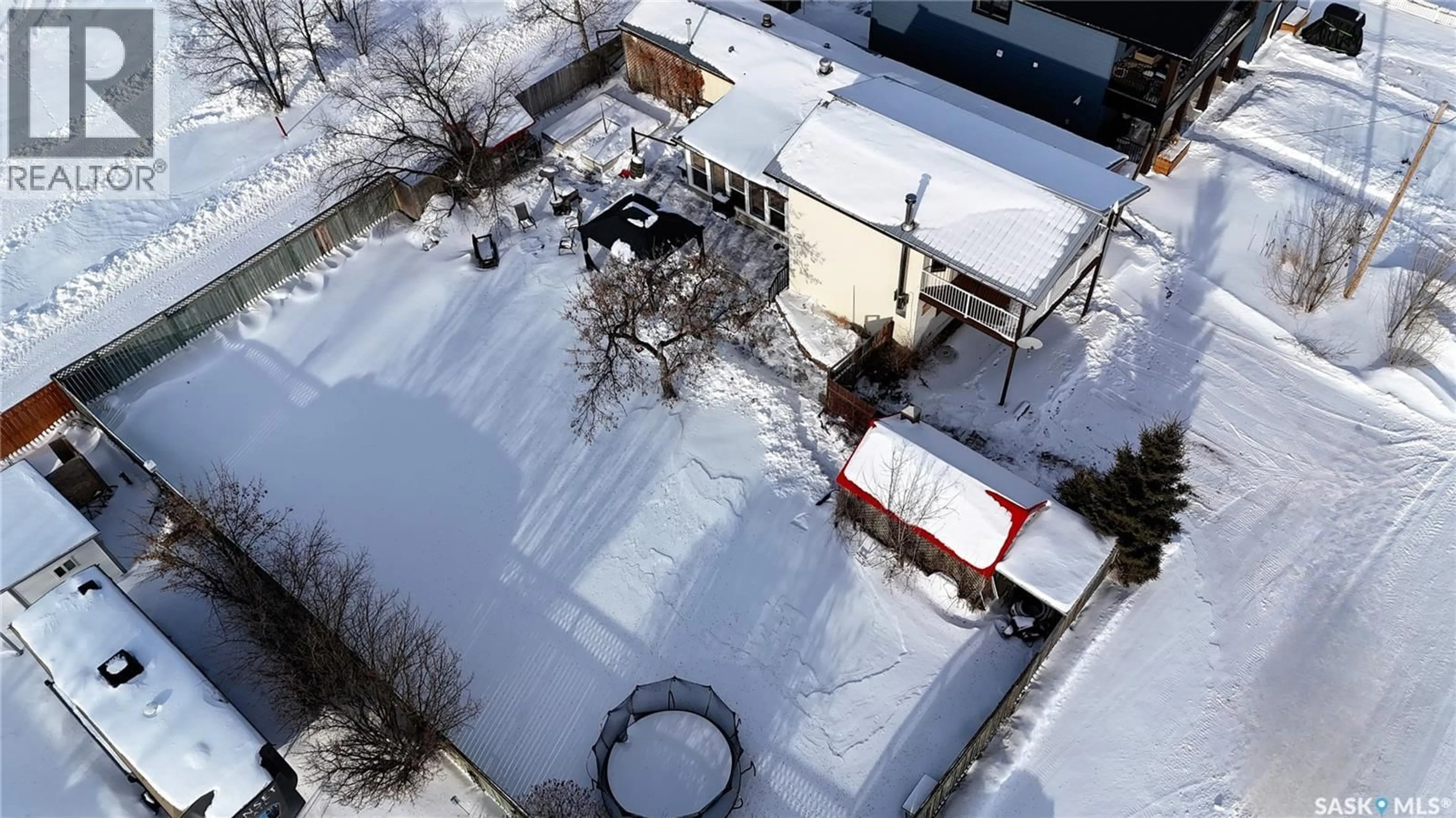 A pic from outside/outdoor area/front of a property/back of a property/a pic from drone, building for 671-681 AQUALANE AVENUE, Aquadeo Saskatchewan S0M0L0