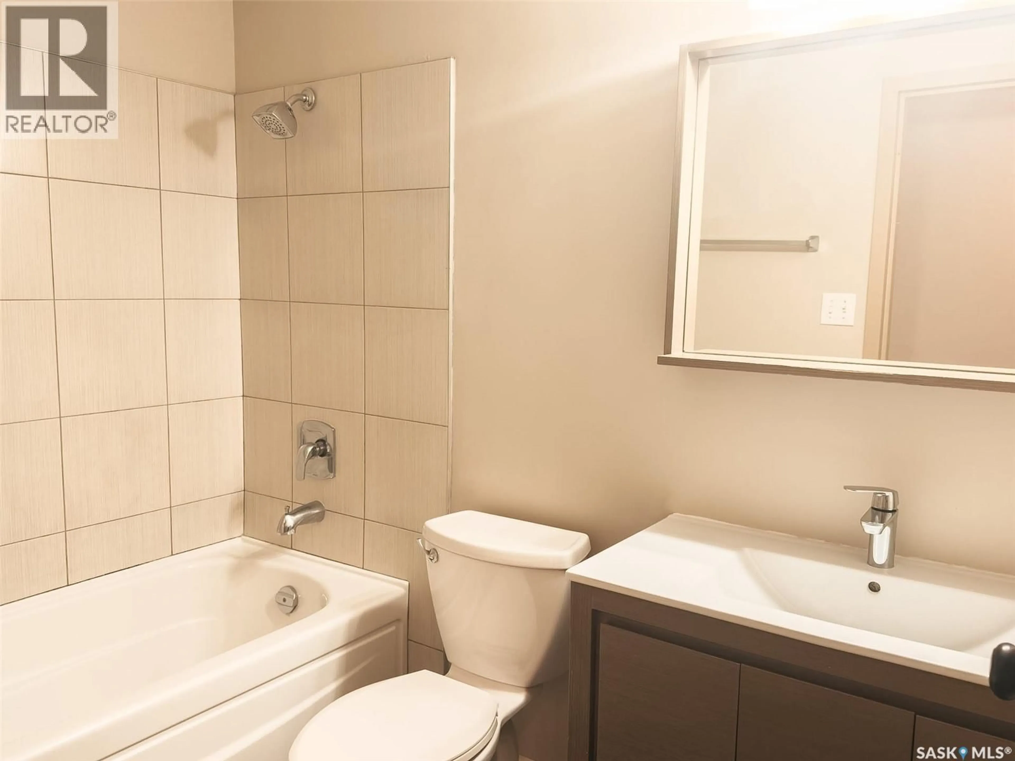 Standard bathroom, unknown for 201 427 TAIT CRESCENT, Saskatoon Saskatchewan S7H5L2