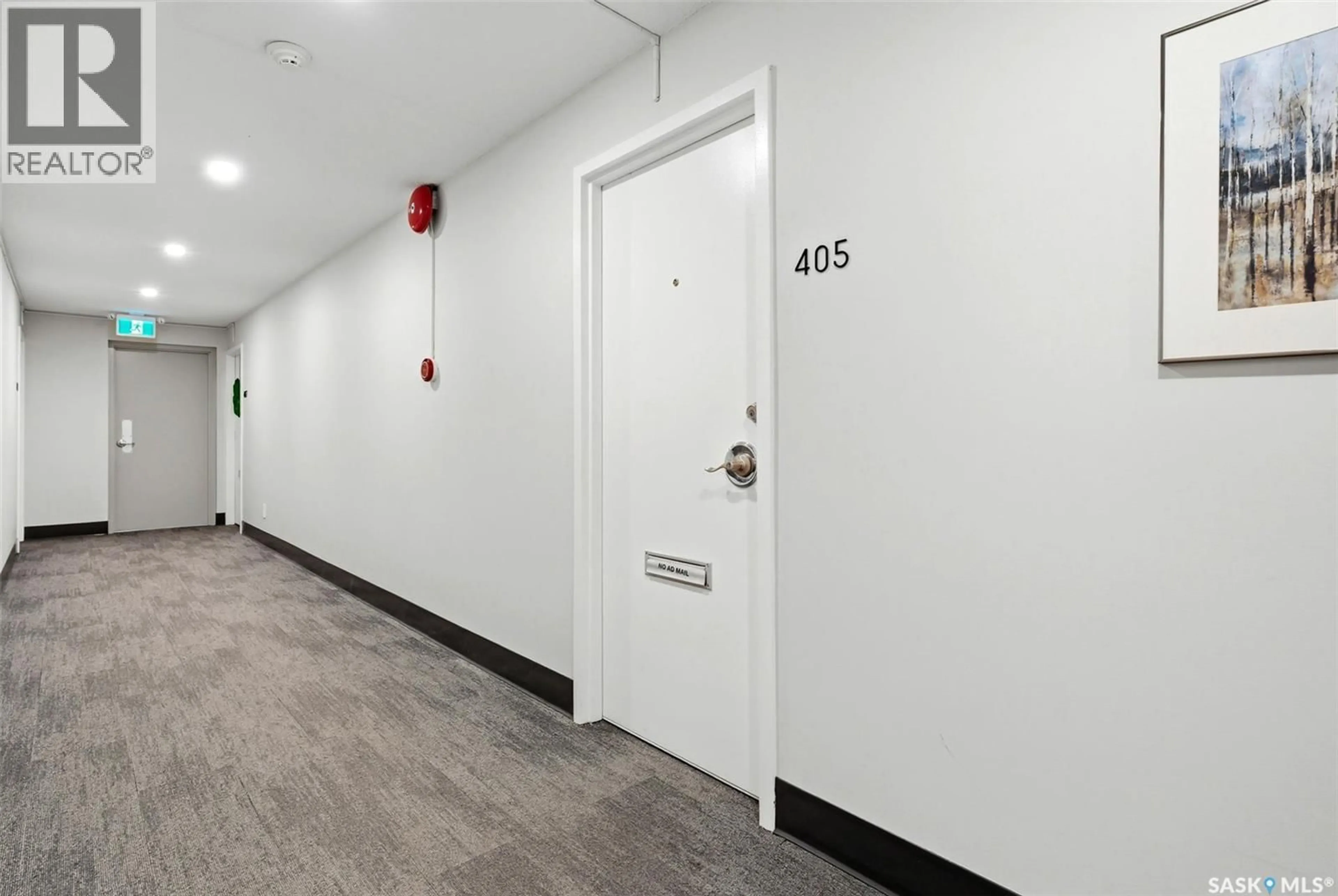 Indoor foyer for 405 4615 RAE STREET, Regina Saskatchewan S4S3B2