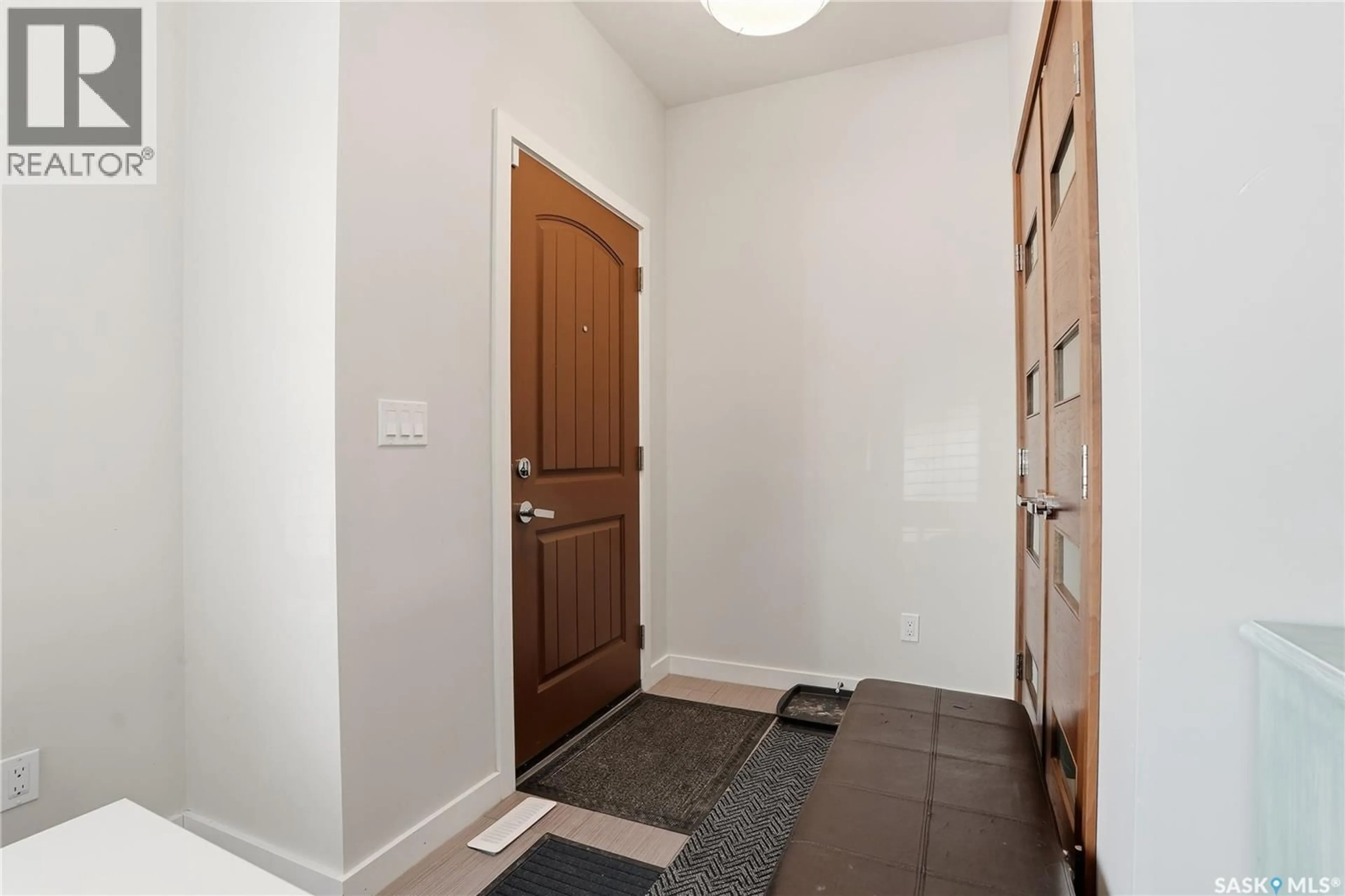 Indoor entryway for 127 TWEED LANE, Saskatoon Saskatchewan S7V0K1
