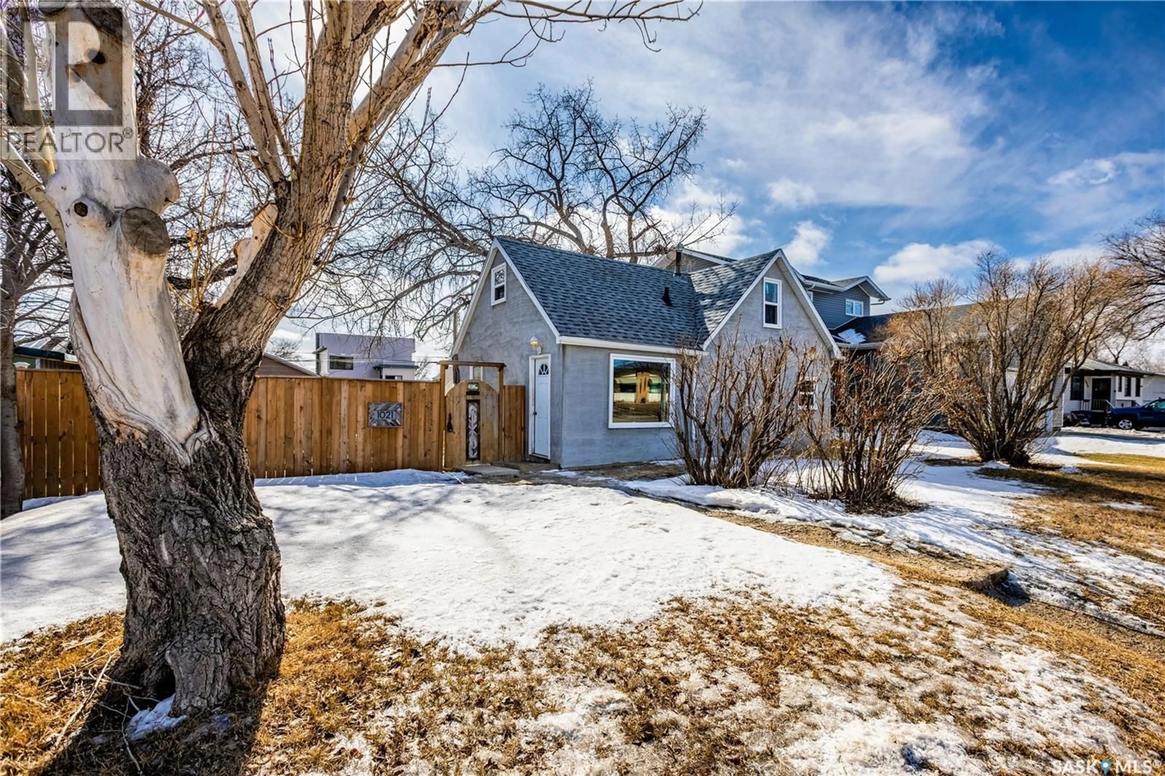 Unknown for 1021 CARIBOU STREET W, Moose Jaw Saskatchewan S6H2L6