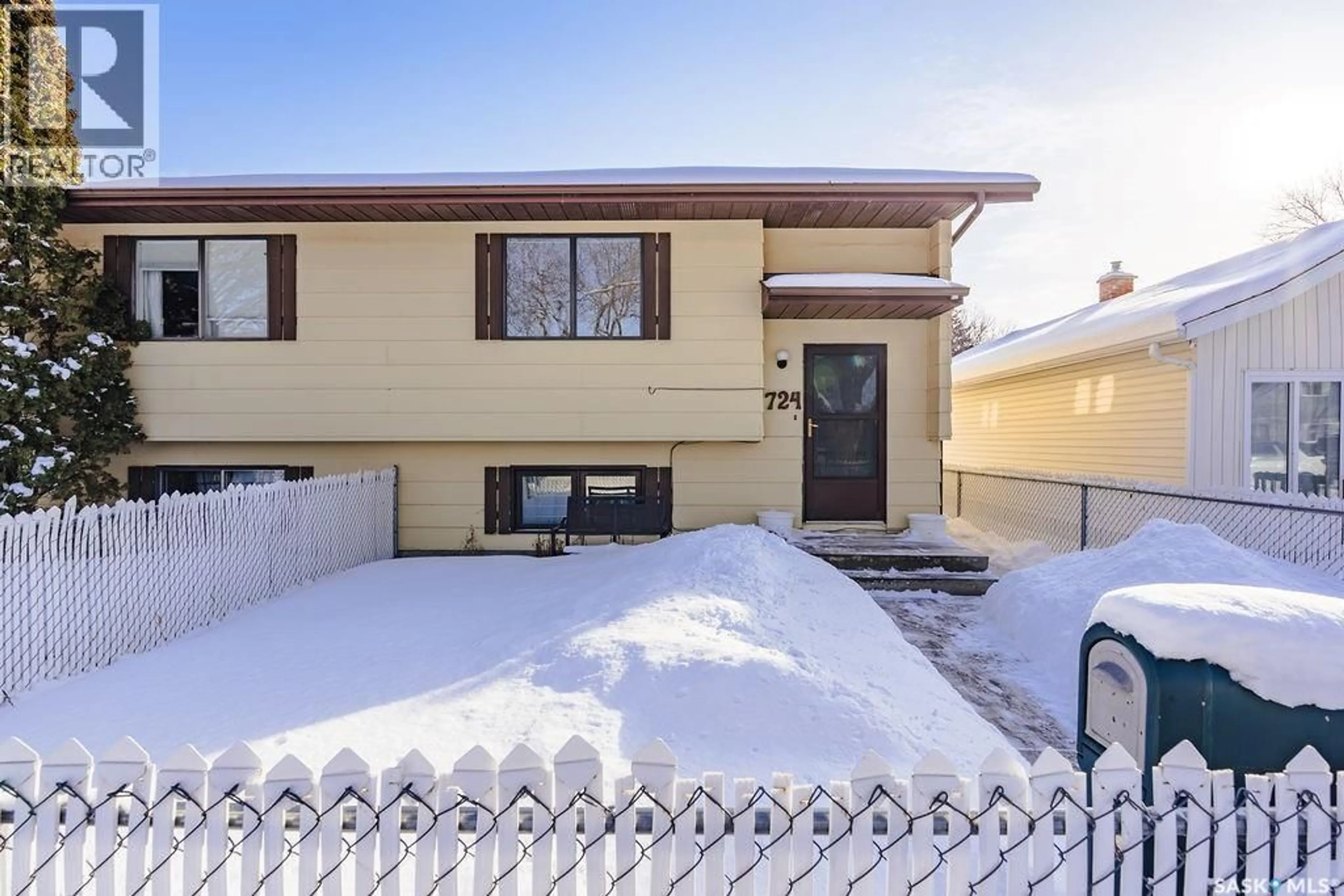 Unknown for 724 M AVENUE, Saskatoon Saskatchewan S7M2L4