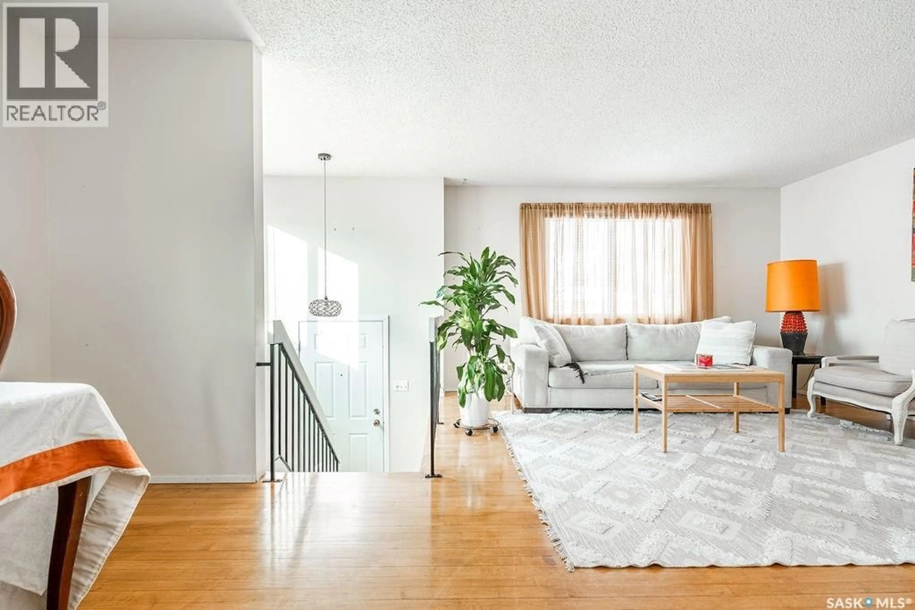 Living room with furniture, unknown for 724 M AVENUE, Saskatoon Saskatchewan S7M2L4