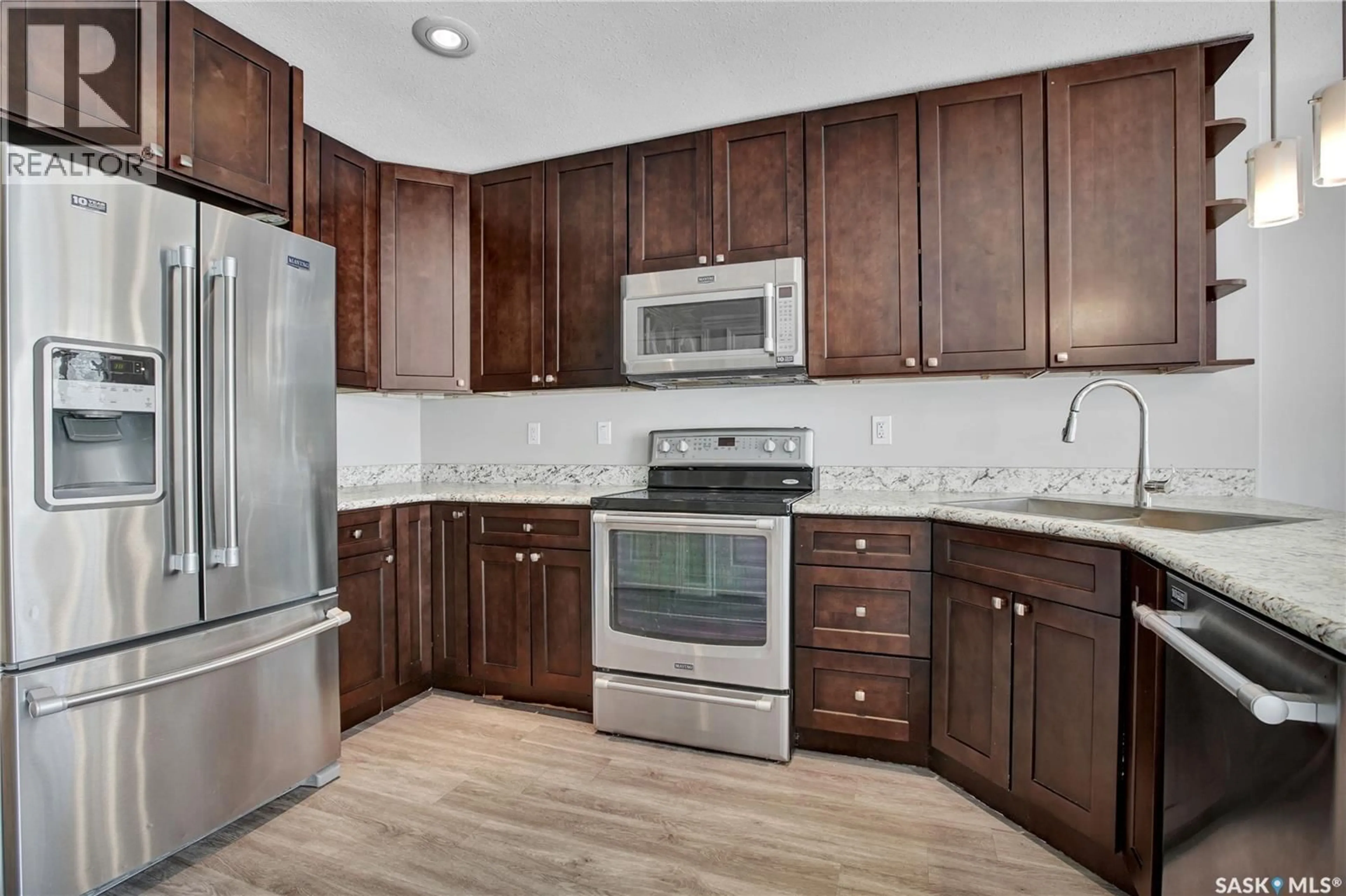 Standard kitchen, unknown for 305A 109TH STREET, Saskatoon Saskatchewan S7N1R6