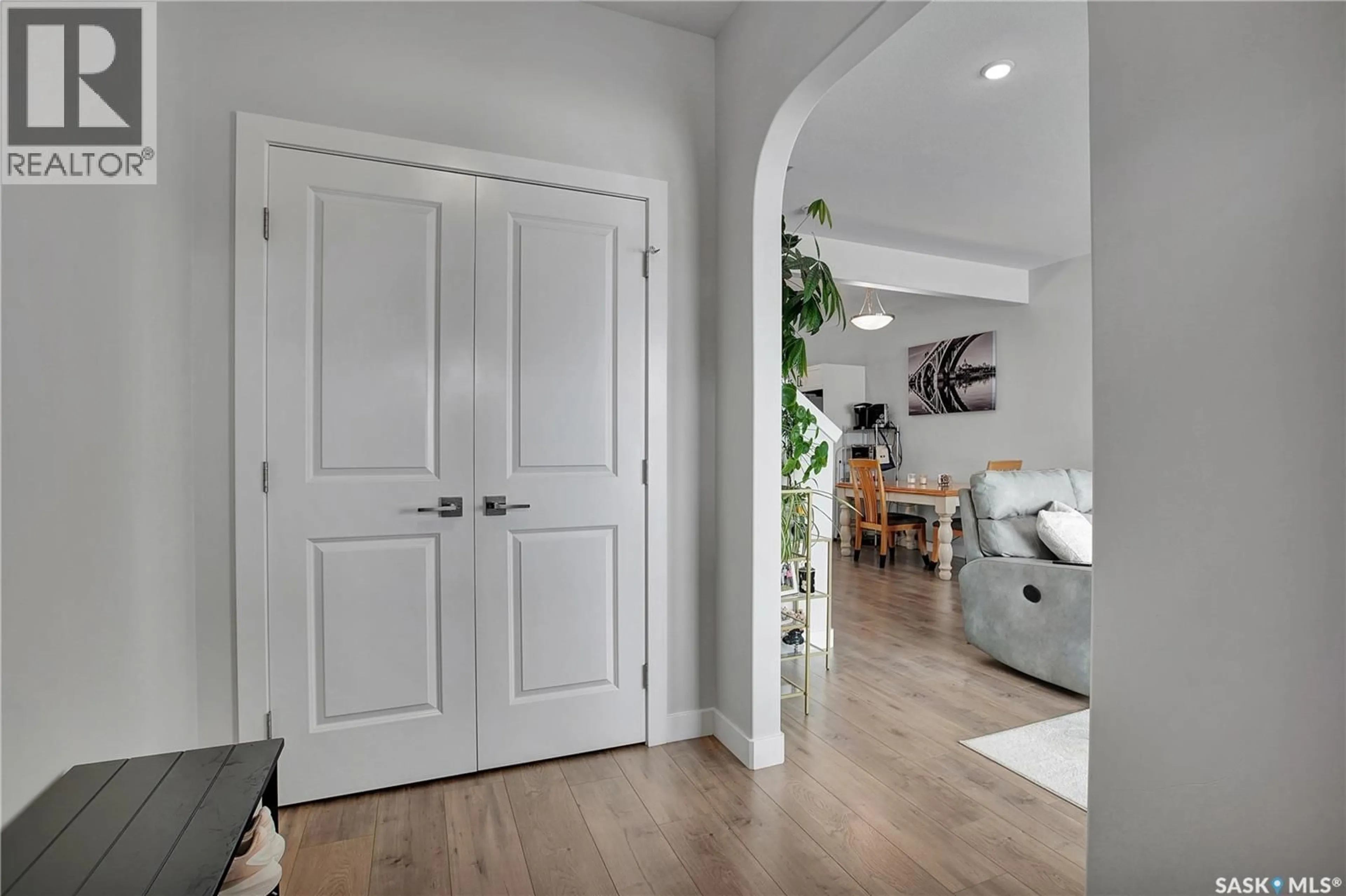 Indoor entryway for 179 STILLING MEWS, Saskatoon Saskatchewan S7V0P3