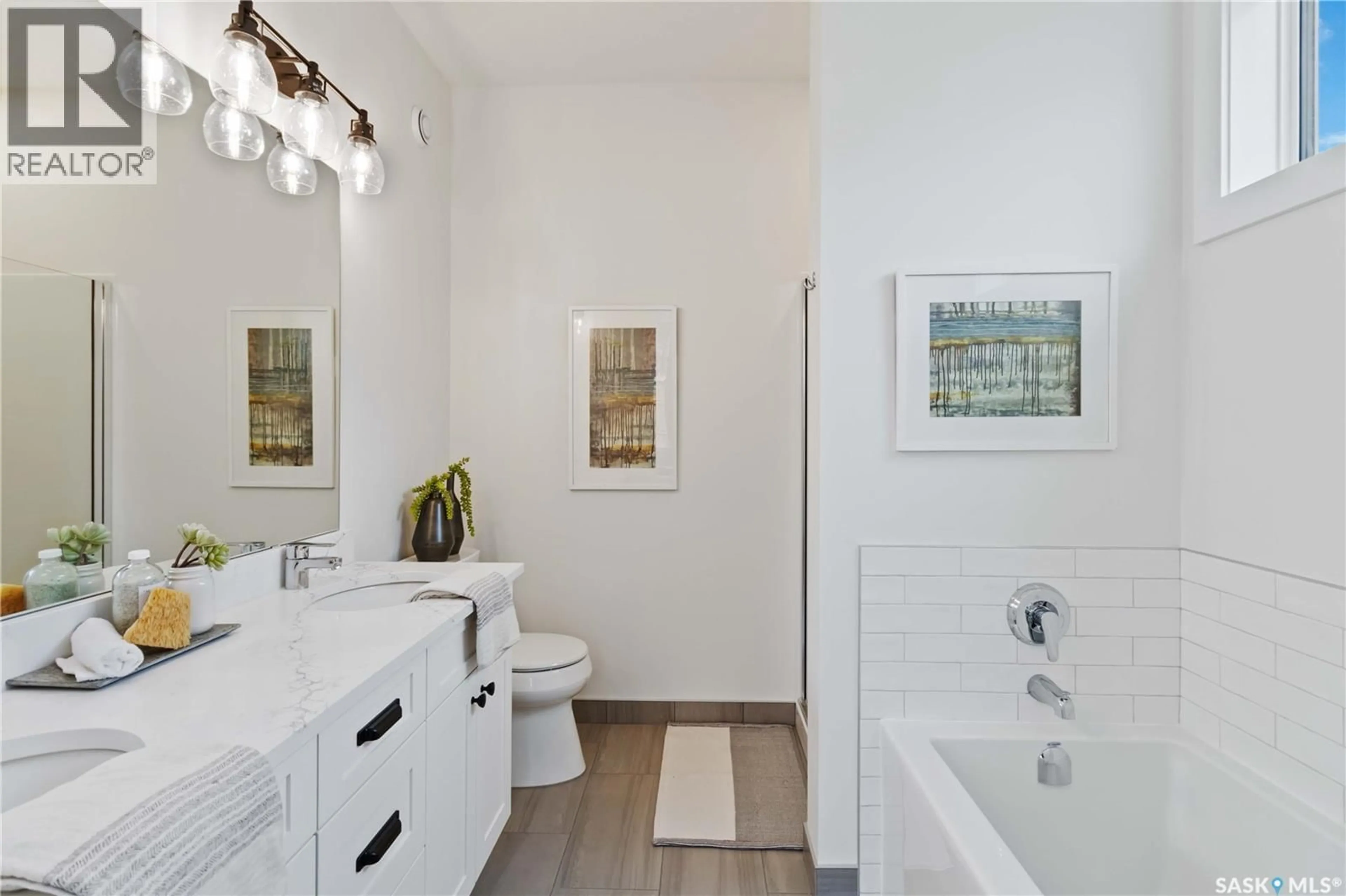 Contemporary bathroom, ceramic/tile floor for 38 105 HATHWAY CRESCENT, Saskatoon Saskatchewan S7V0P5